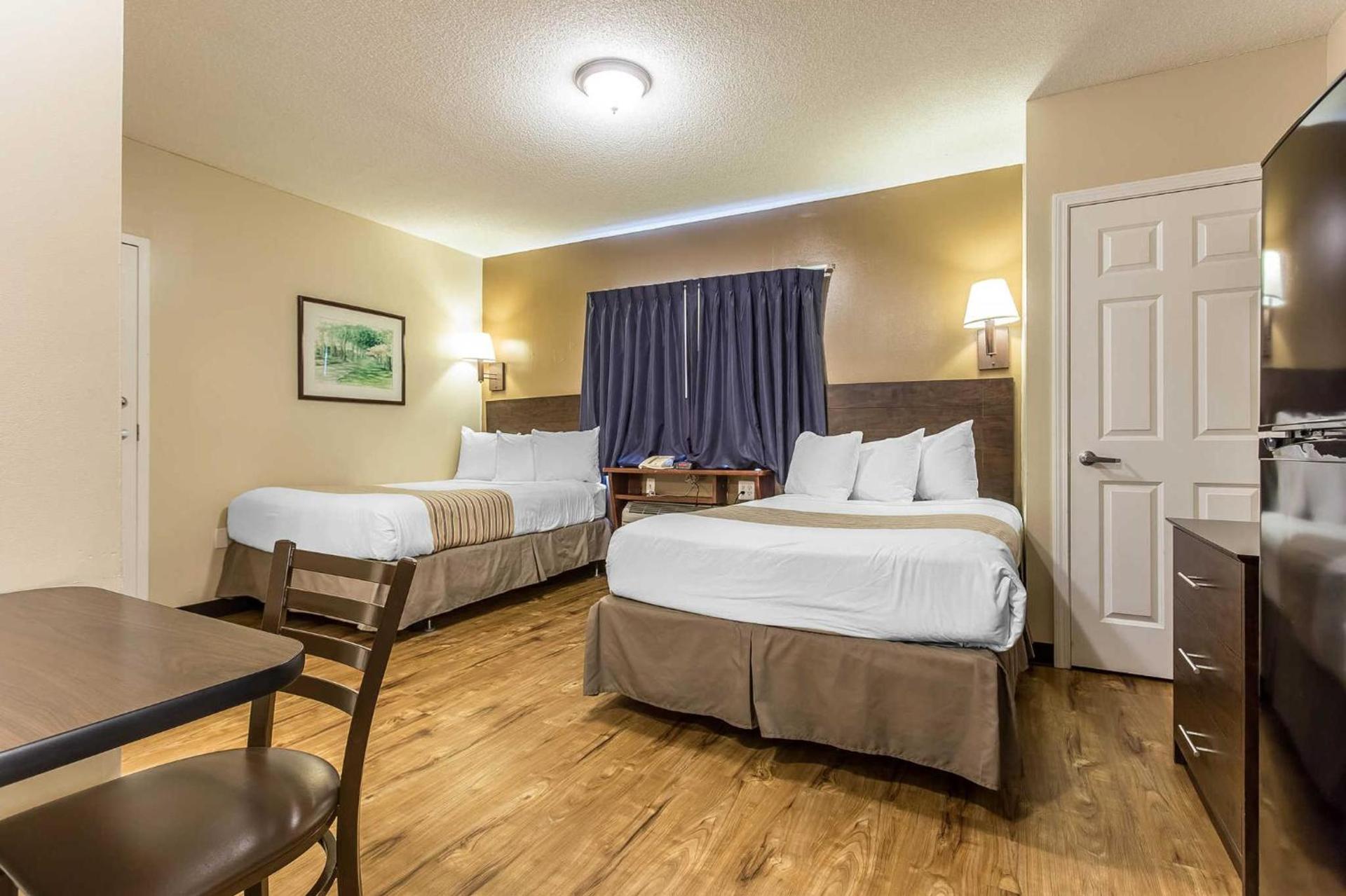 Suburban Studios near University of North Carolina-Charlotte photo 12