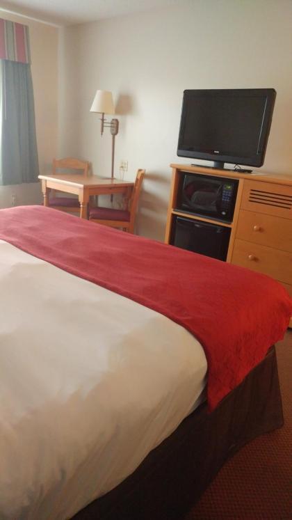 Country Inn & Suites by Radisson, Waterloo, IA photo 35