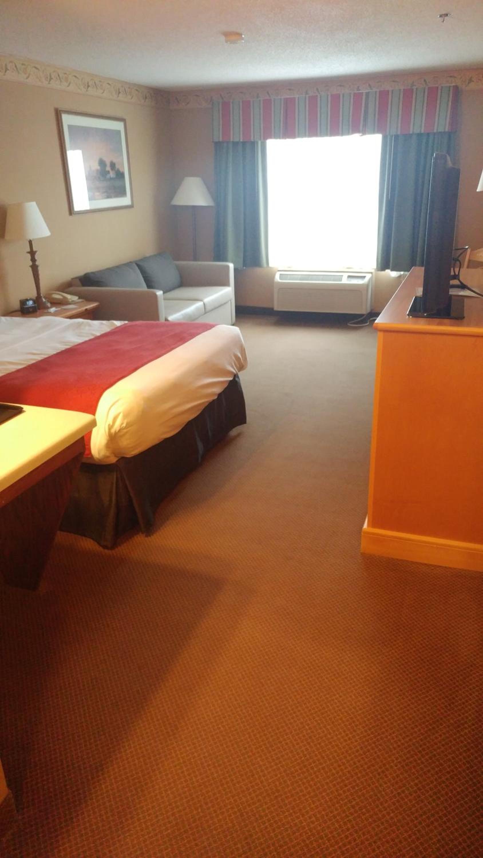 Country Inn & Suites by Radisson, Waterloo, IA photo 29