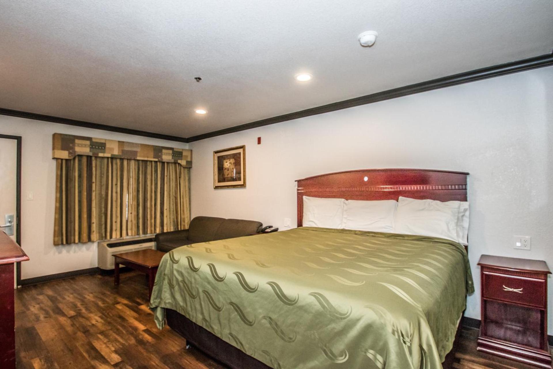 Americas Best Value Inn Fort Worth photo 28