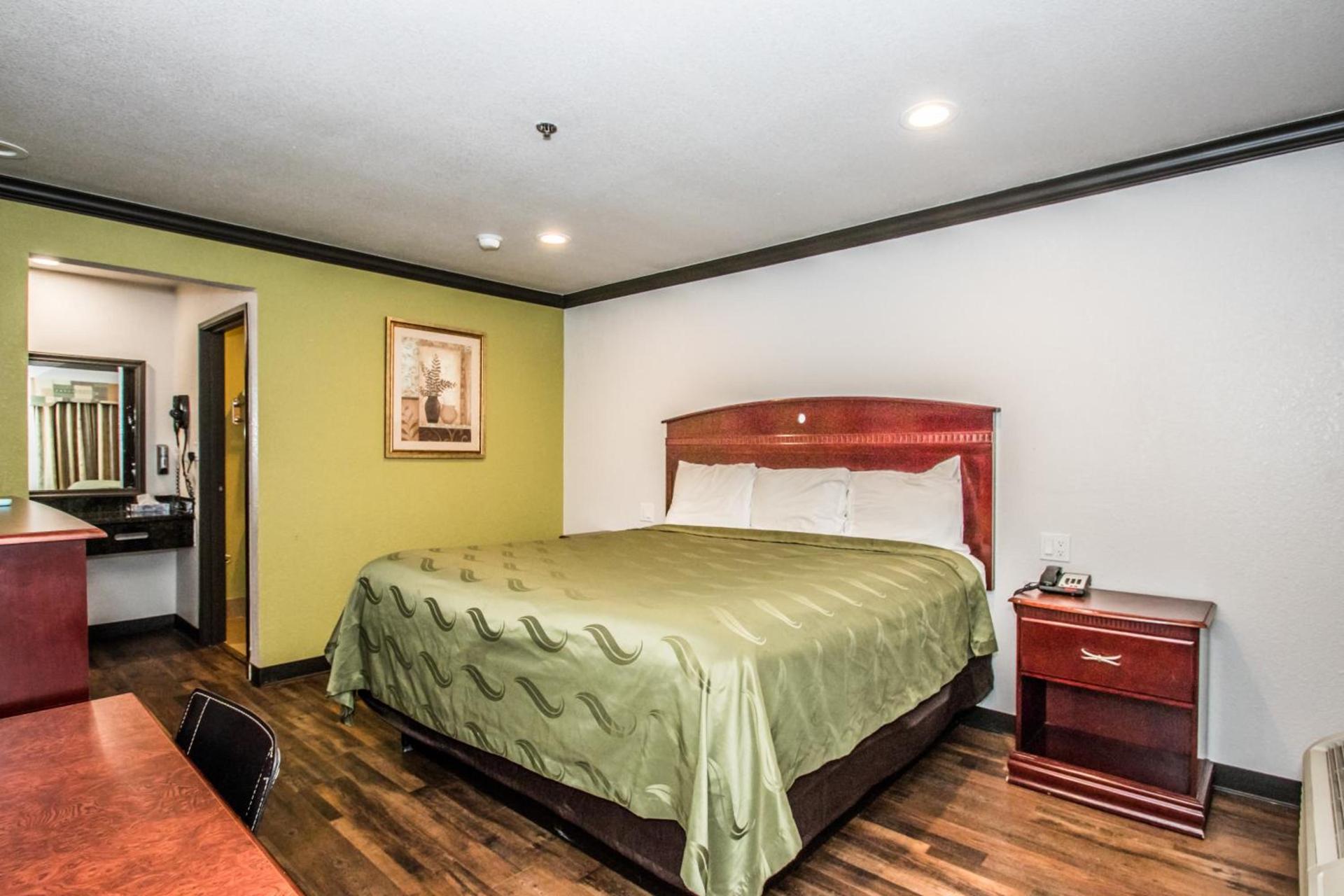 Americas Best Value Inn Fort Worth photo 30