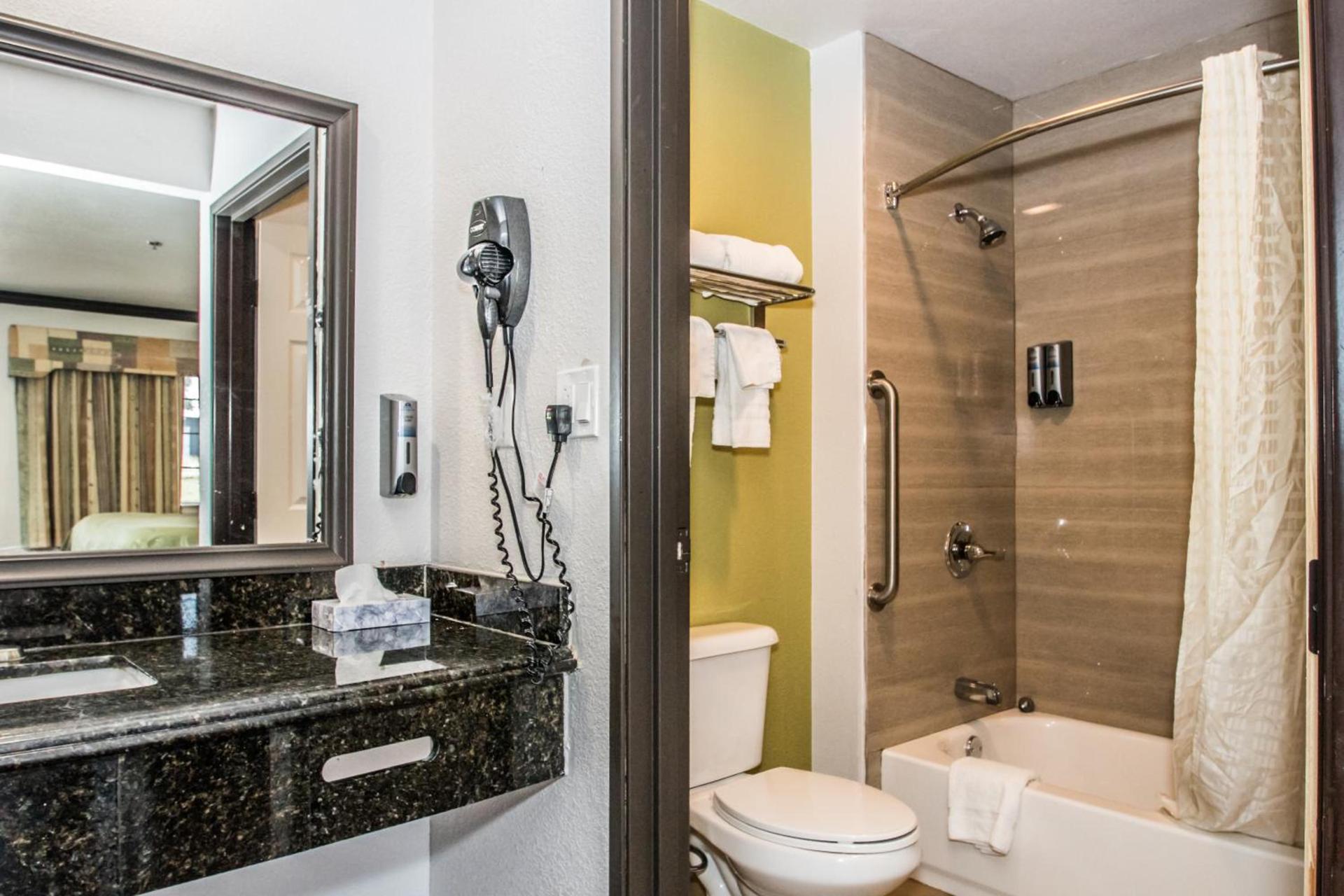 Americas Best Value Inn Fort Worth photo 35