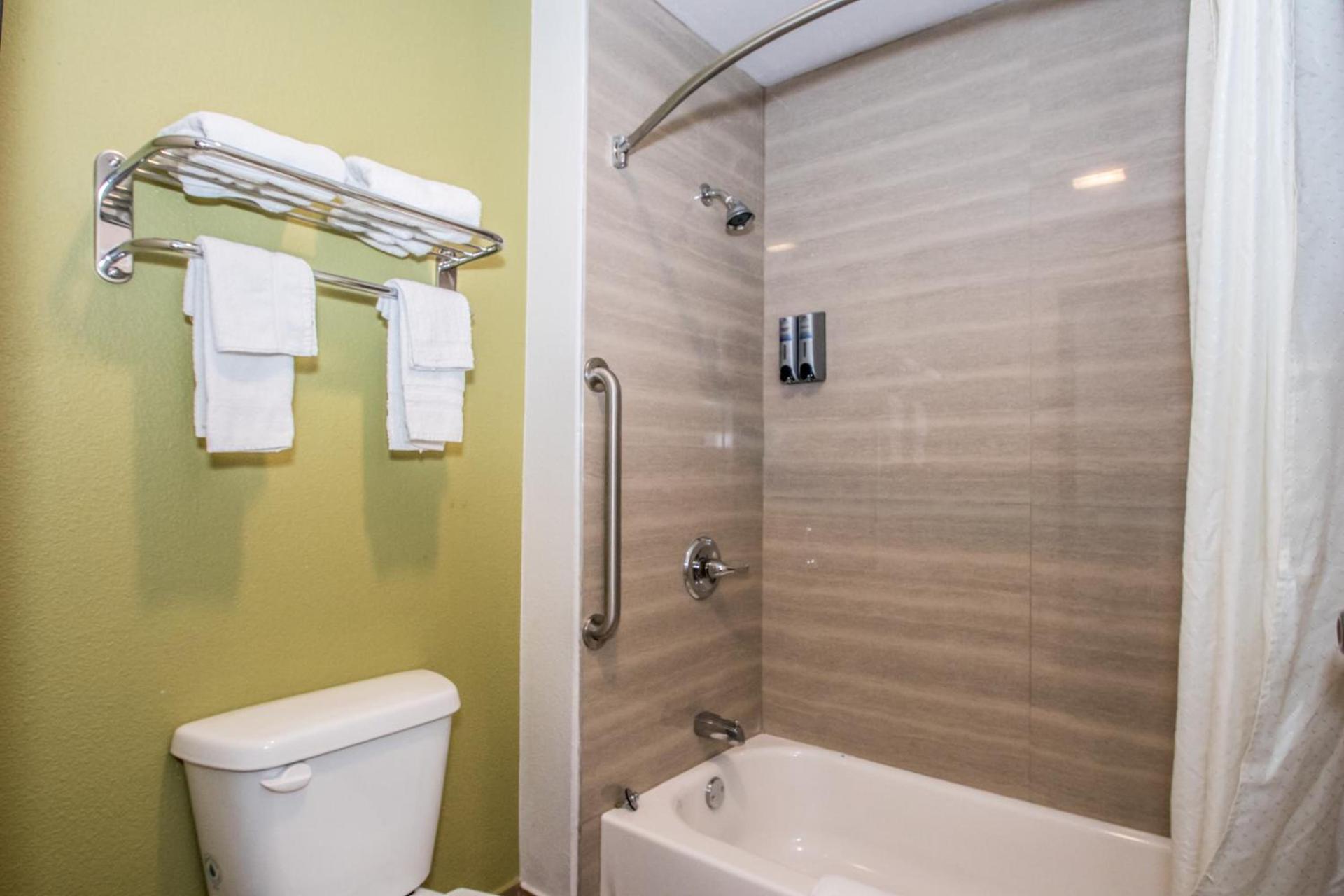 Americas Best Value Inn Fort Worth photo 36