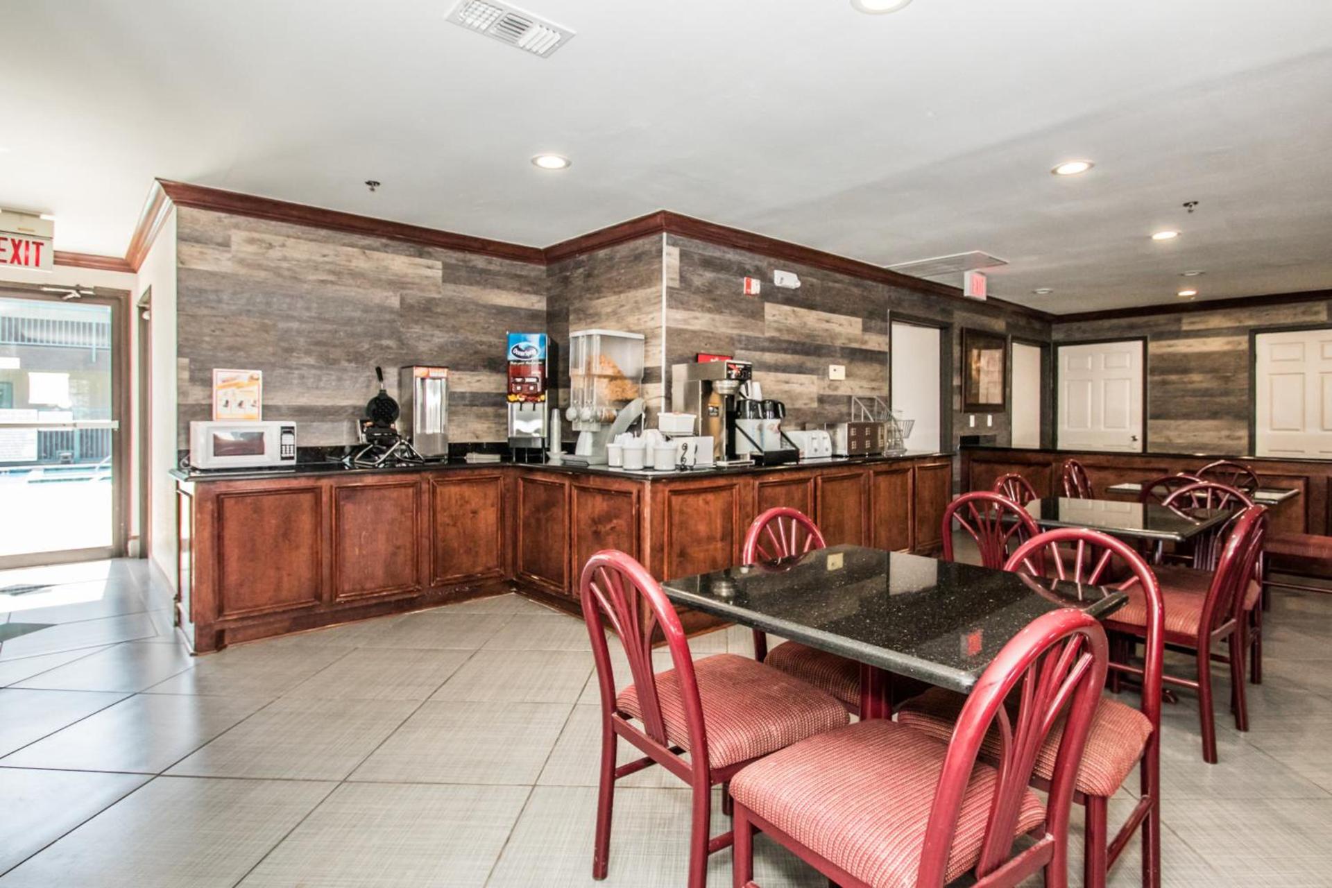 Americas Best Value Inn Fort Worth photo 4