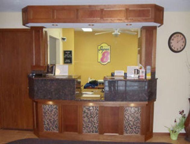 Super 8 by Wyndham Clive IA photo 16