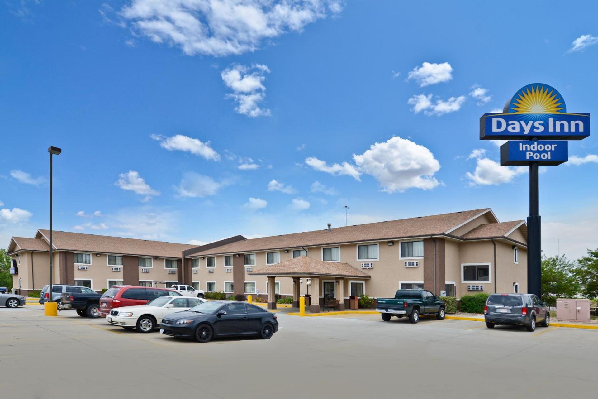 Days Inn by Wyndham Topeka photo 19