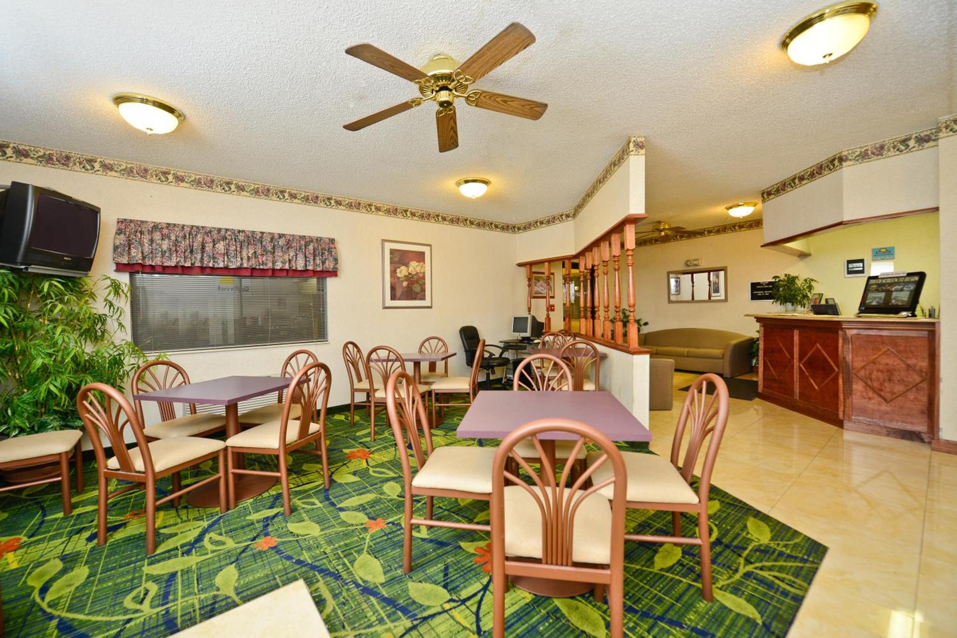 Days Inn by Wyndham Topeka photo 22