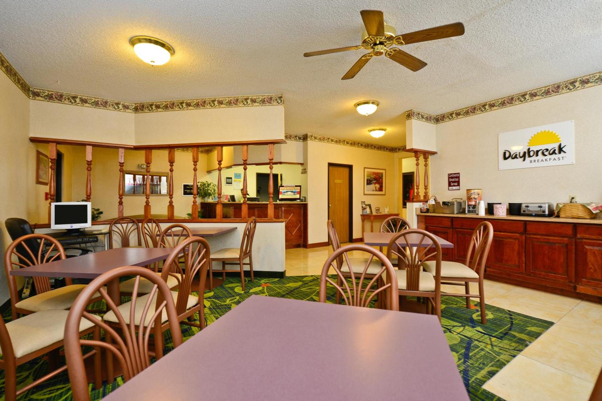 Days Inn by Wyndham Topeka photo 24
