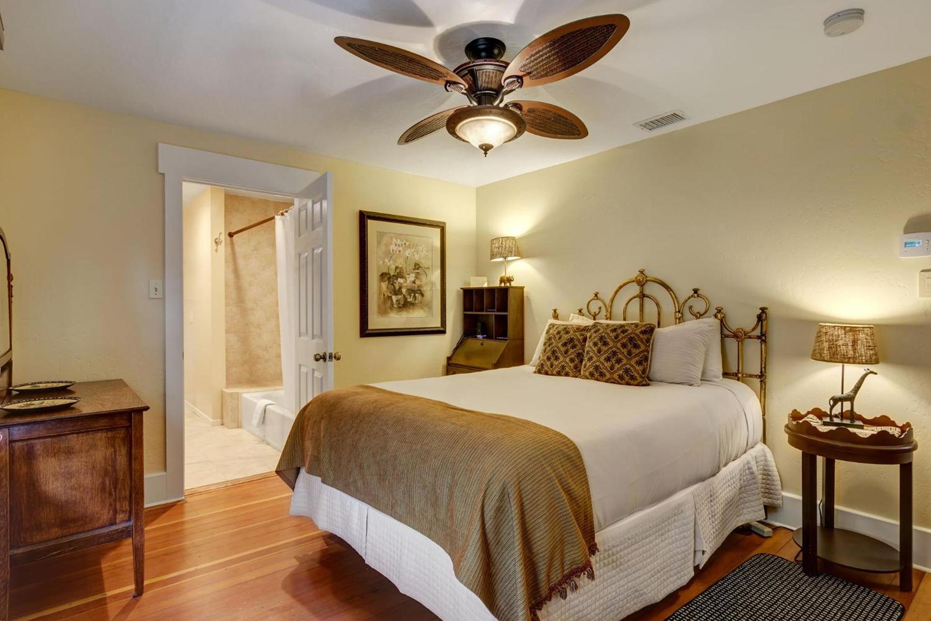 Hillcrest House Bed & Breakfast photo 36