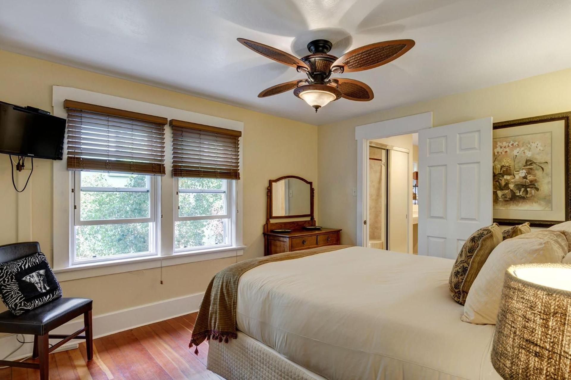 Hillcrest House Bed & Breakfast photo 35