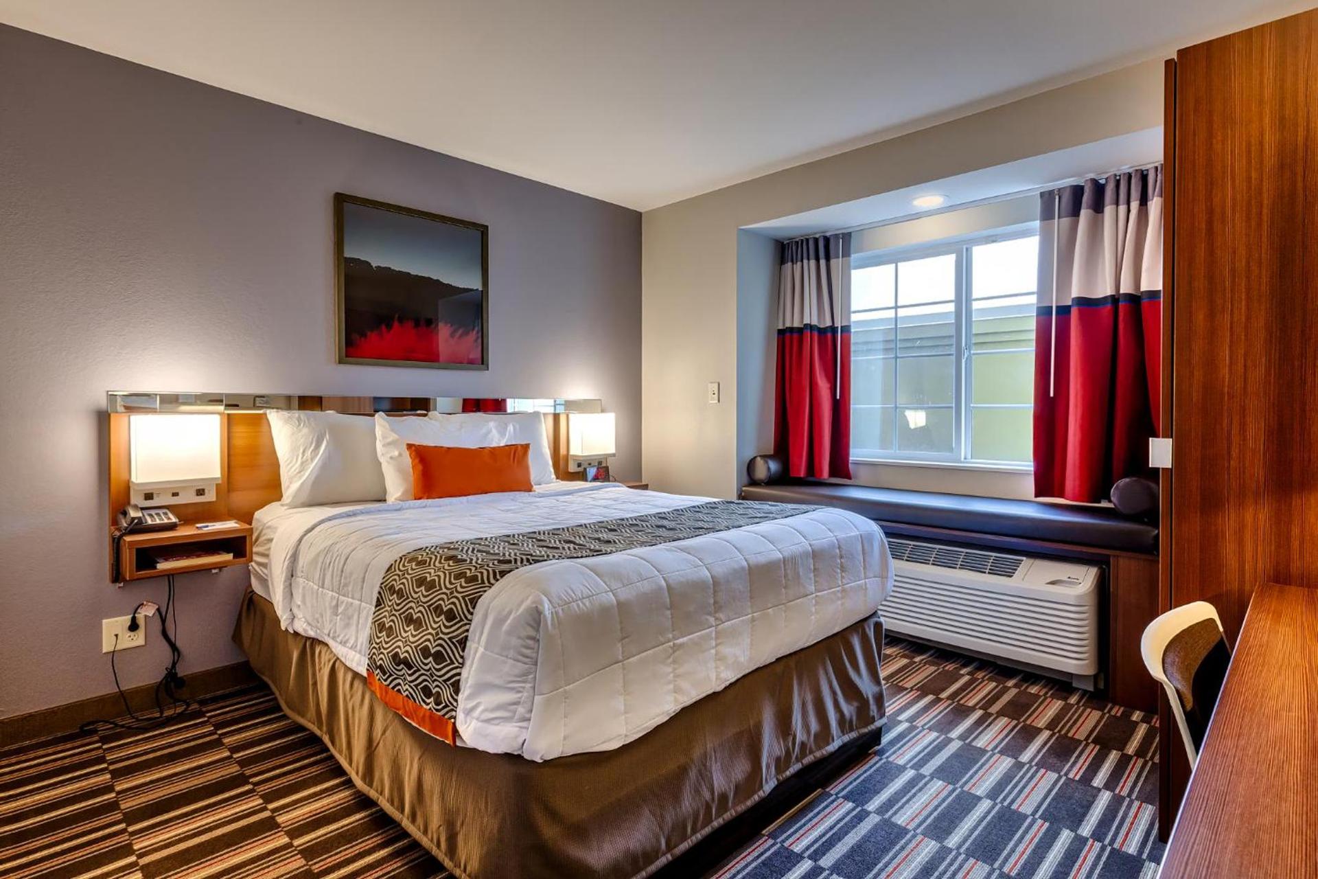 Microtel Inn & Suites by Wyndham Niagara Falls photo 32