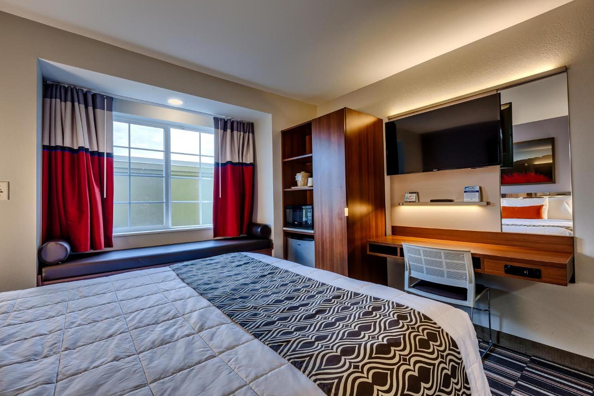 Microtel Inn & Suites by Wyndham Niagara Falls photo 31
