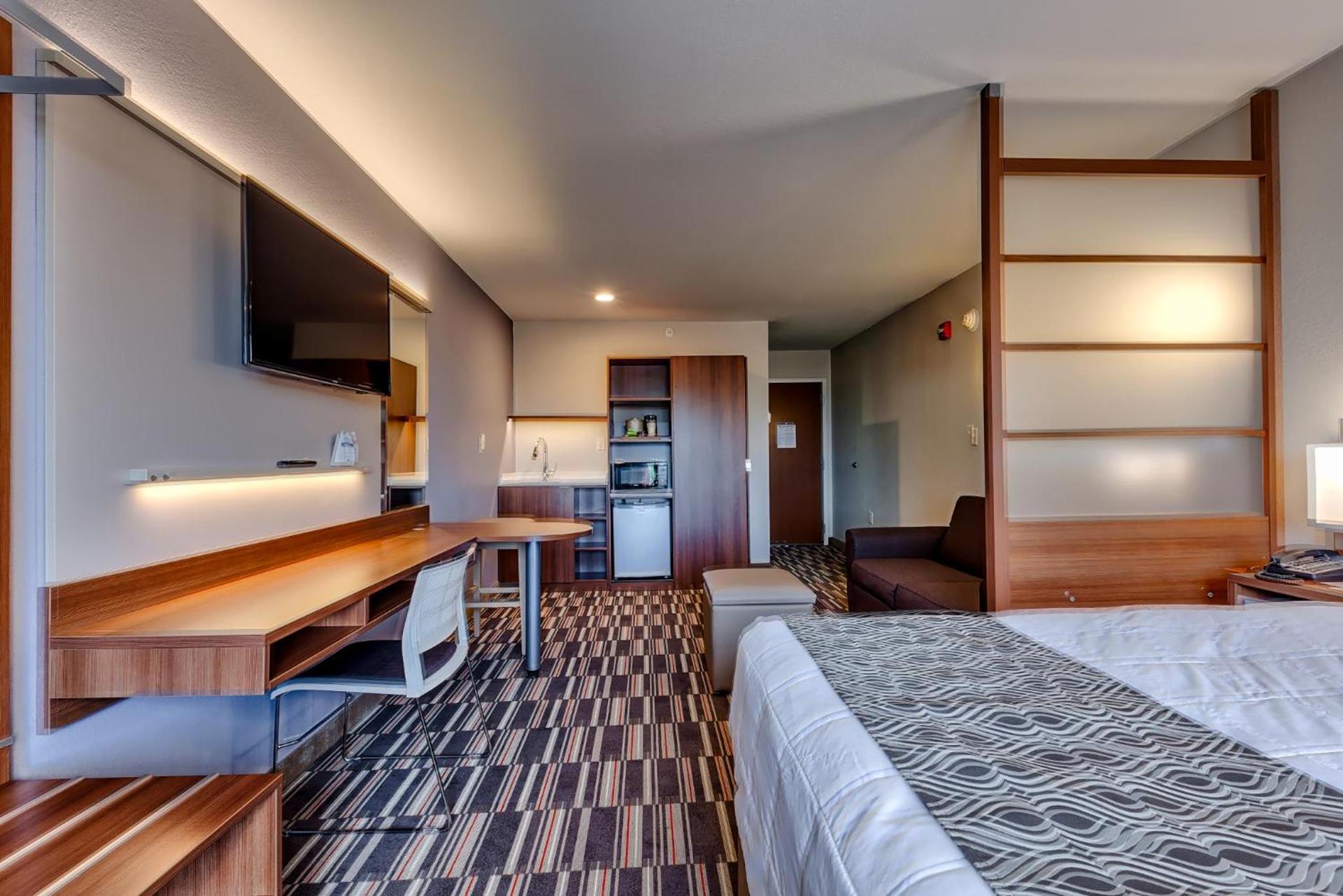Microtel Inn & Suites by Wyndham Niagara Falls photo 29
