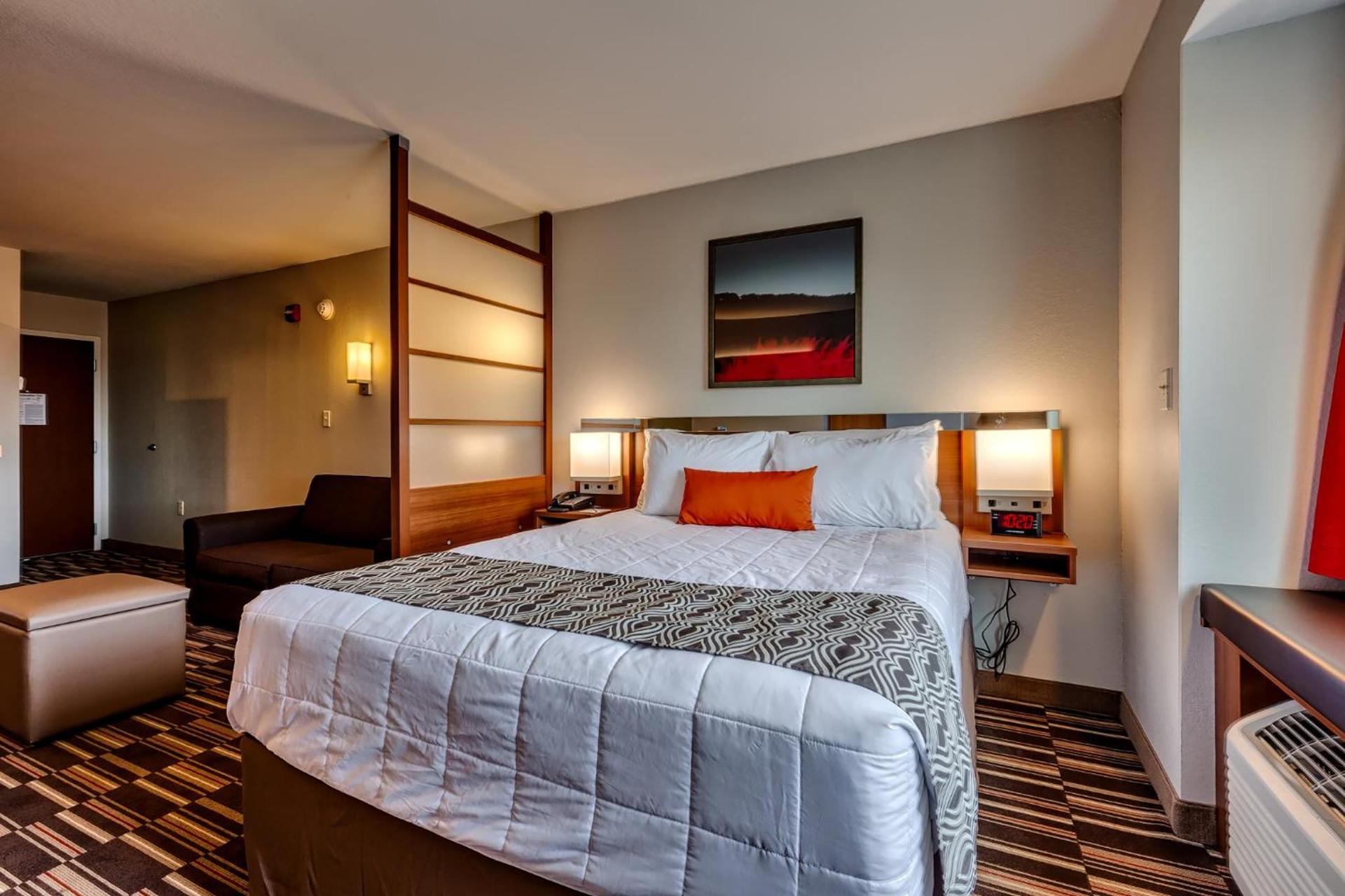 Microtel Inn & Suites by Wyndham Niagara Falls photo 28