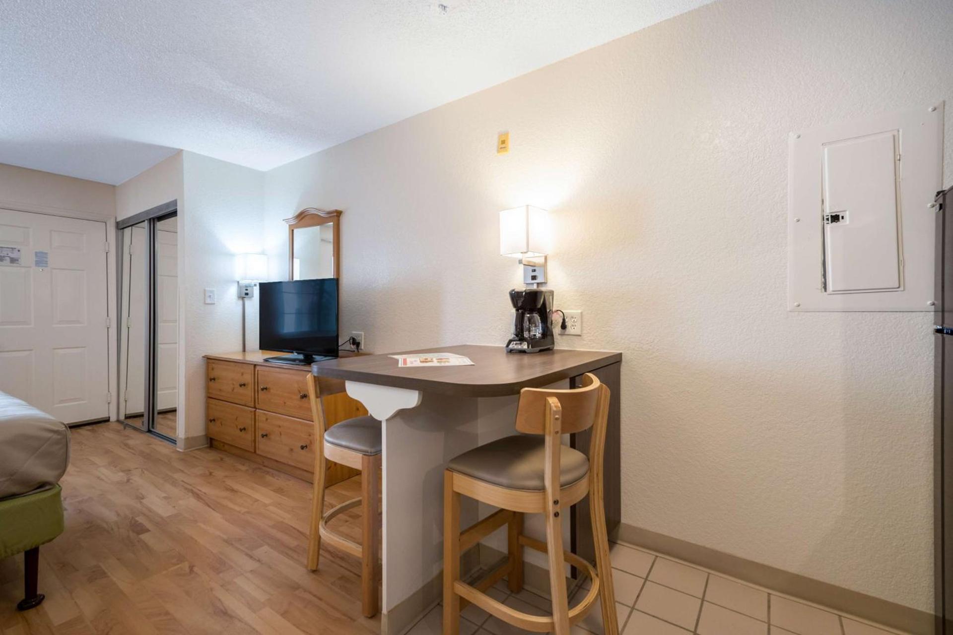 Studio 6 Extended Stay - Duluth, GA - Atlanta - Gwinnett Place photo 13