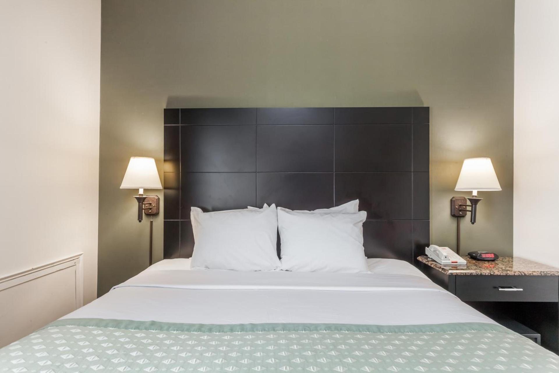 Ramada by Wyndham Newburgh/West Point photo 35