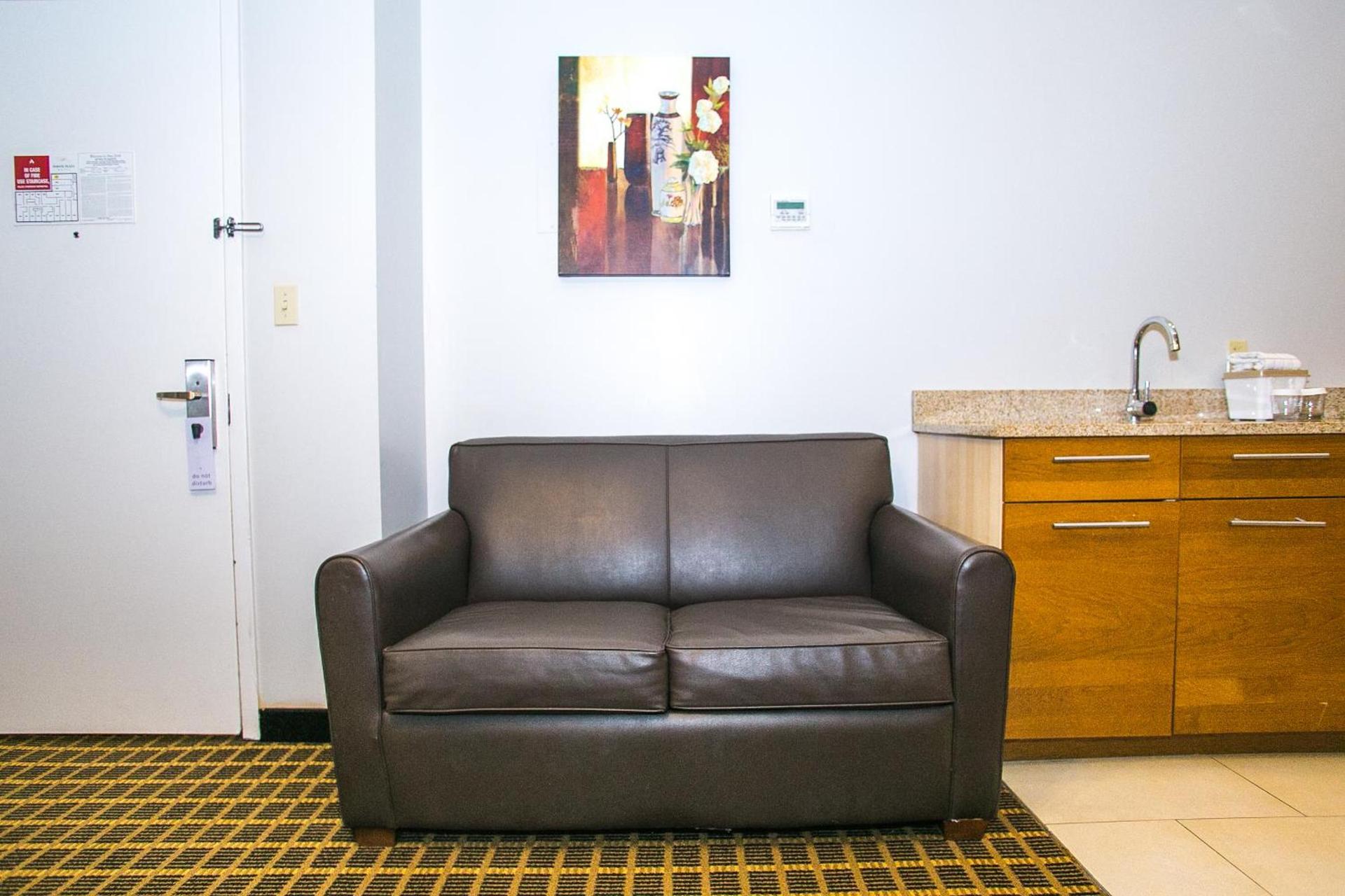 Pointe Plaza Hotel photo 26