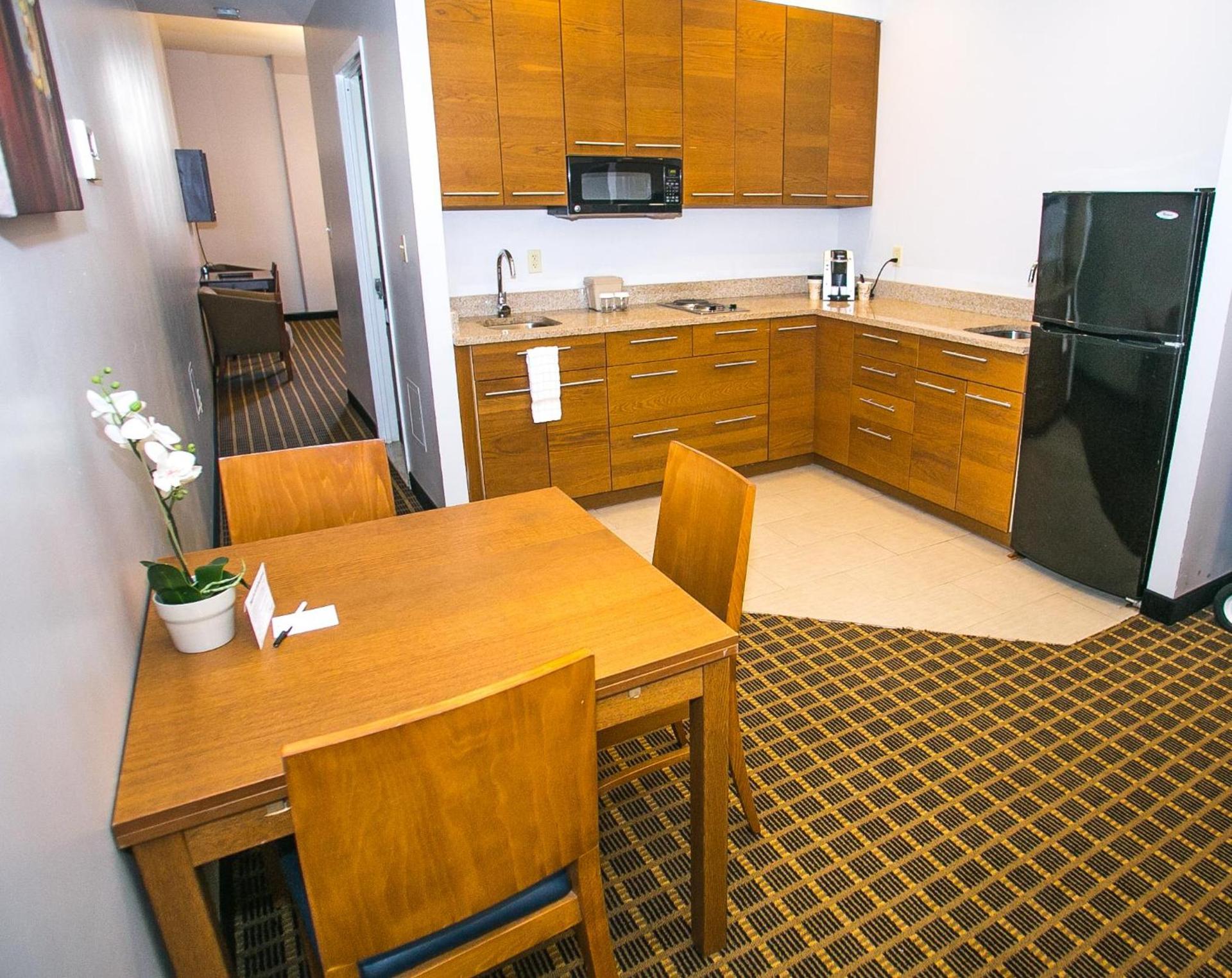 Pointe Plaza Hotel photo 30