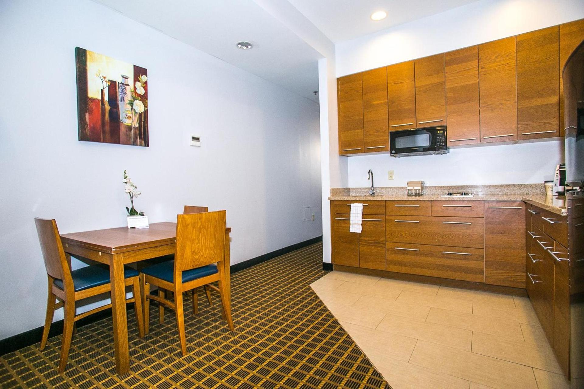 Pointe Plaza Hotel photo 32