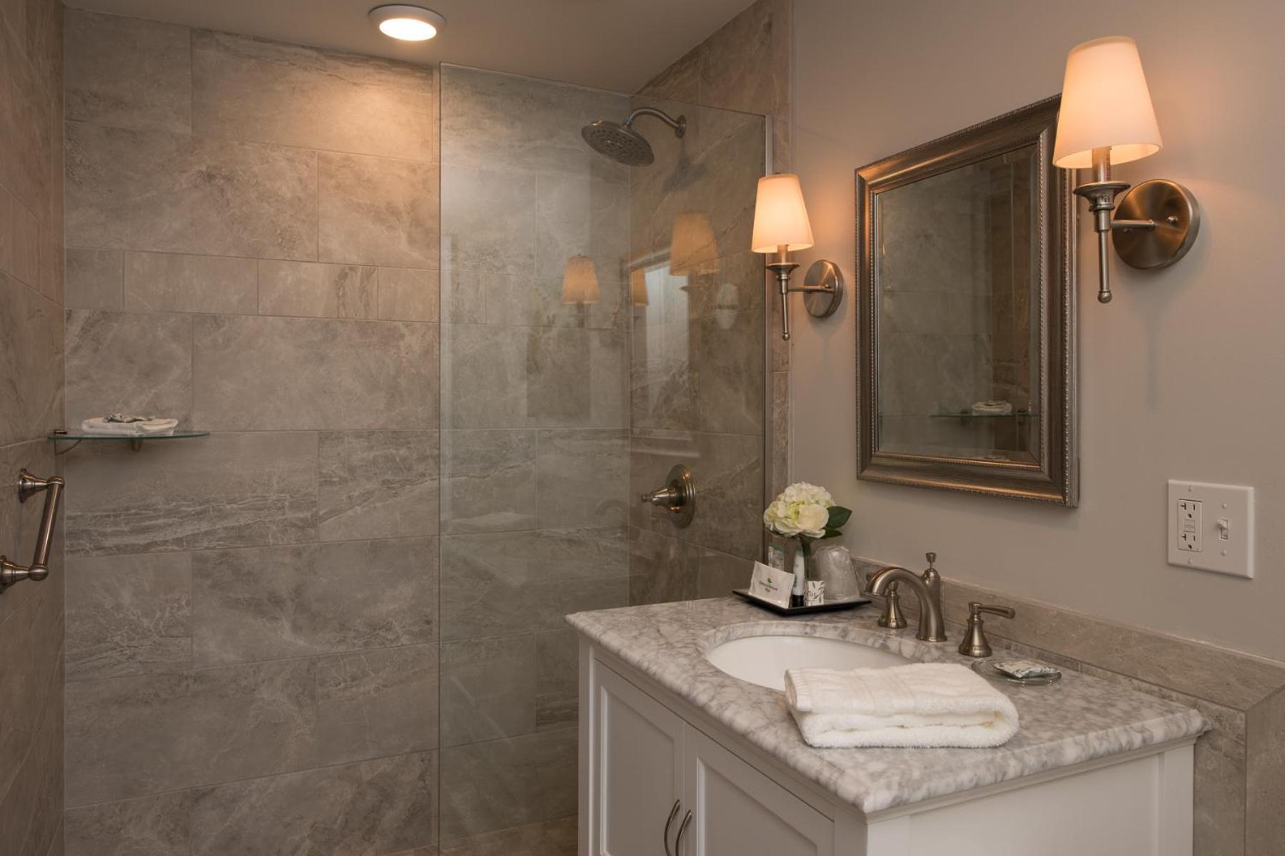 Harbor House Inn photo 9