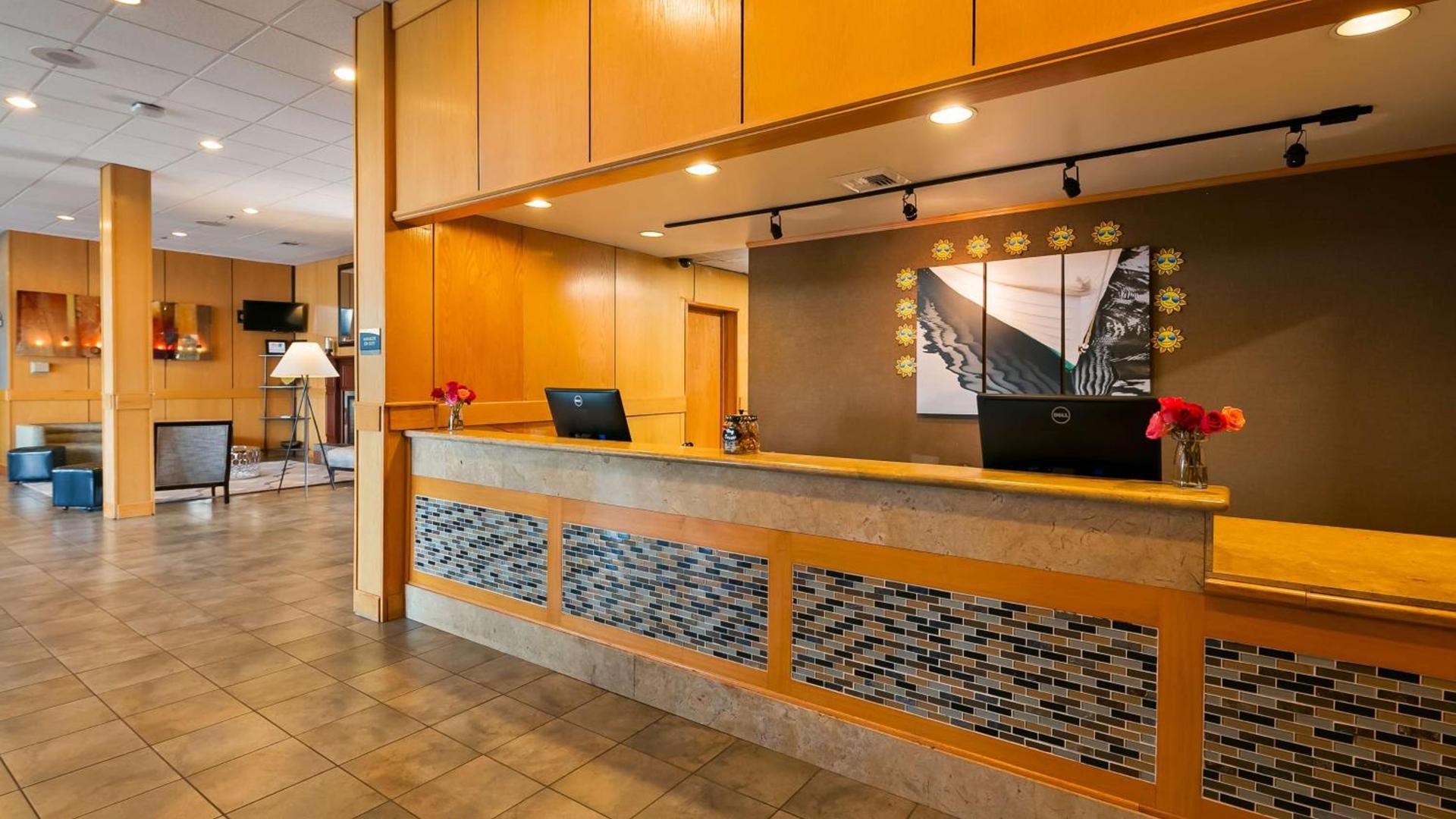 Best Western Plus Silverdale Beach Hotel photo 2