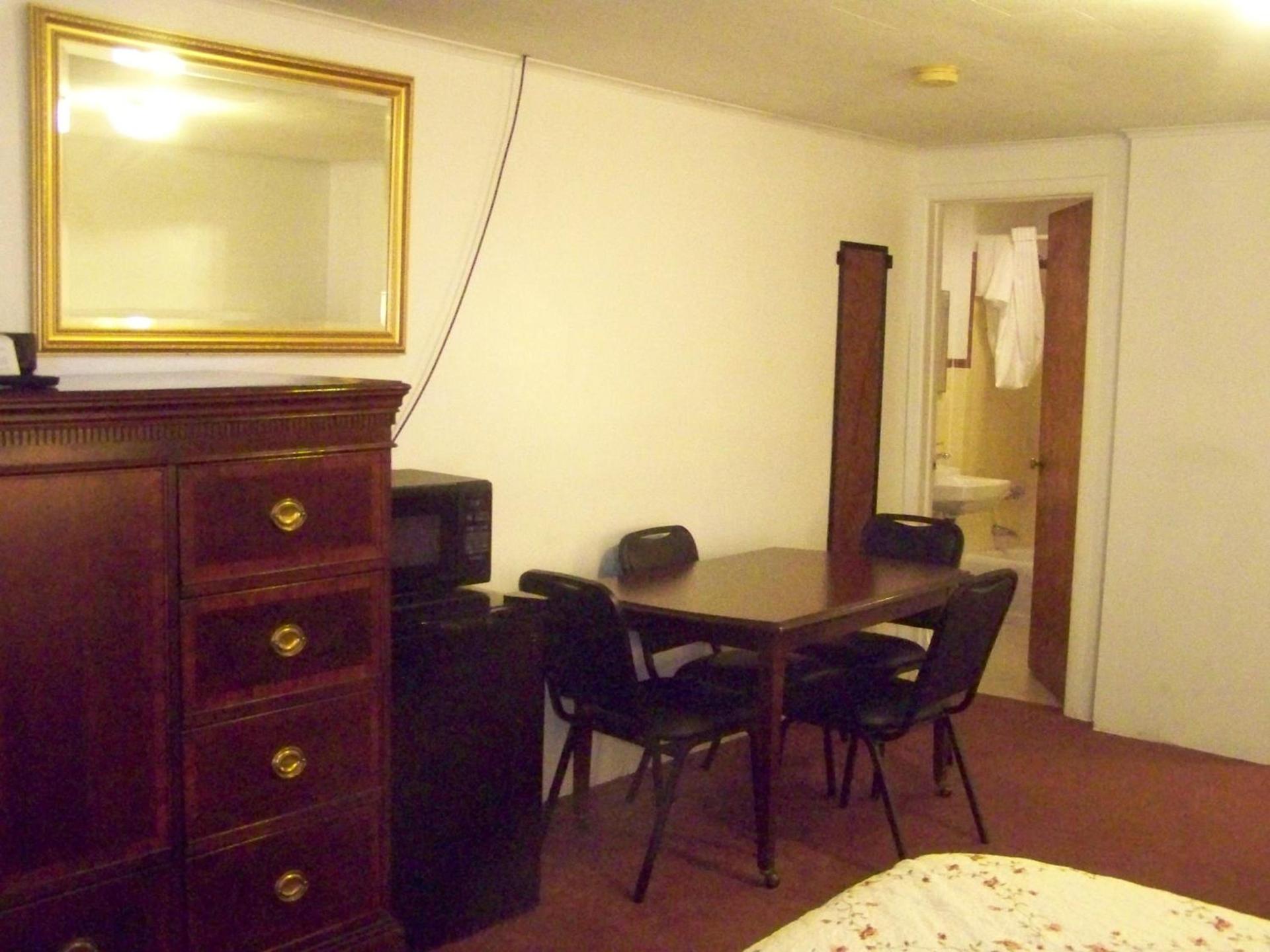 Golden Knight Inn and Suites photo 50