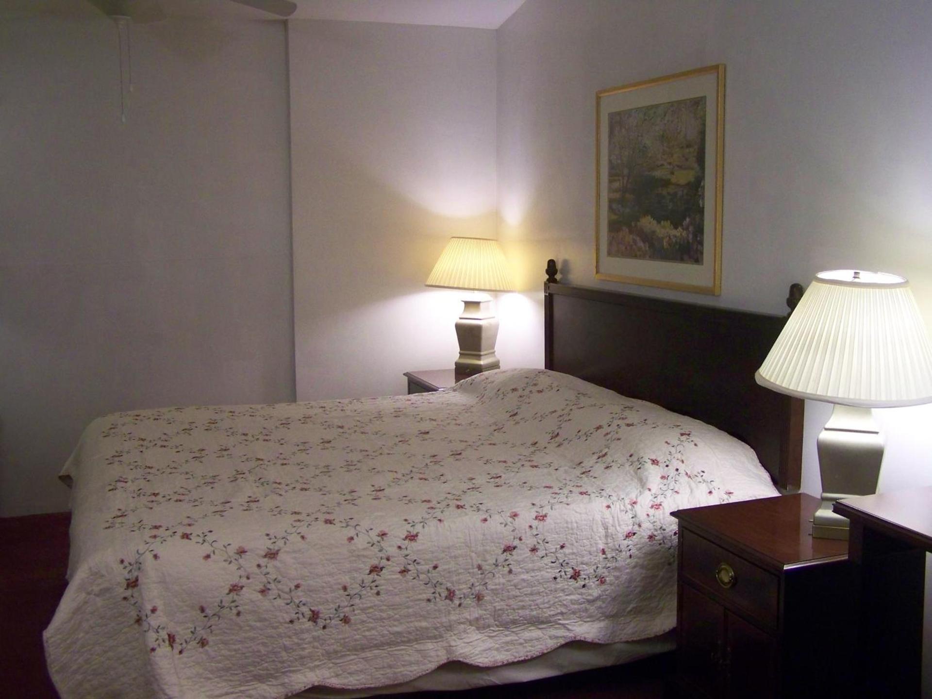Golden Knight Inn and Suites photo 52