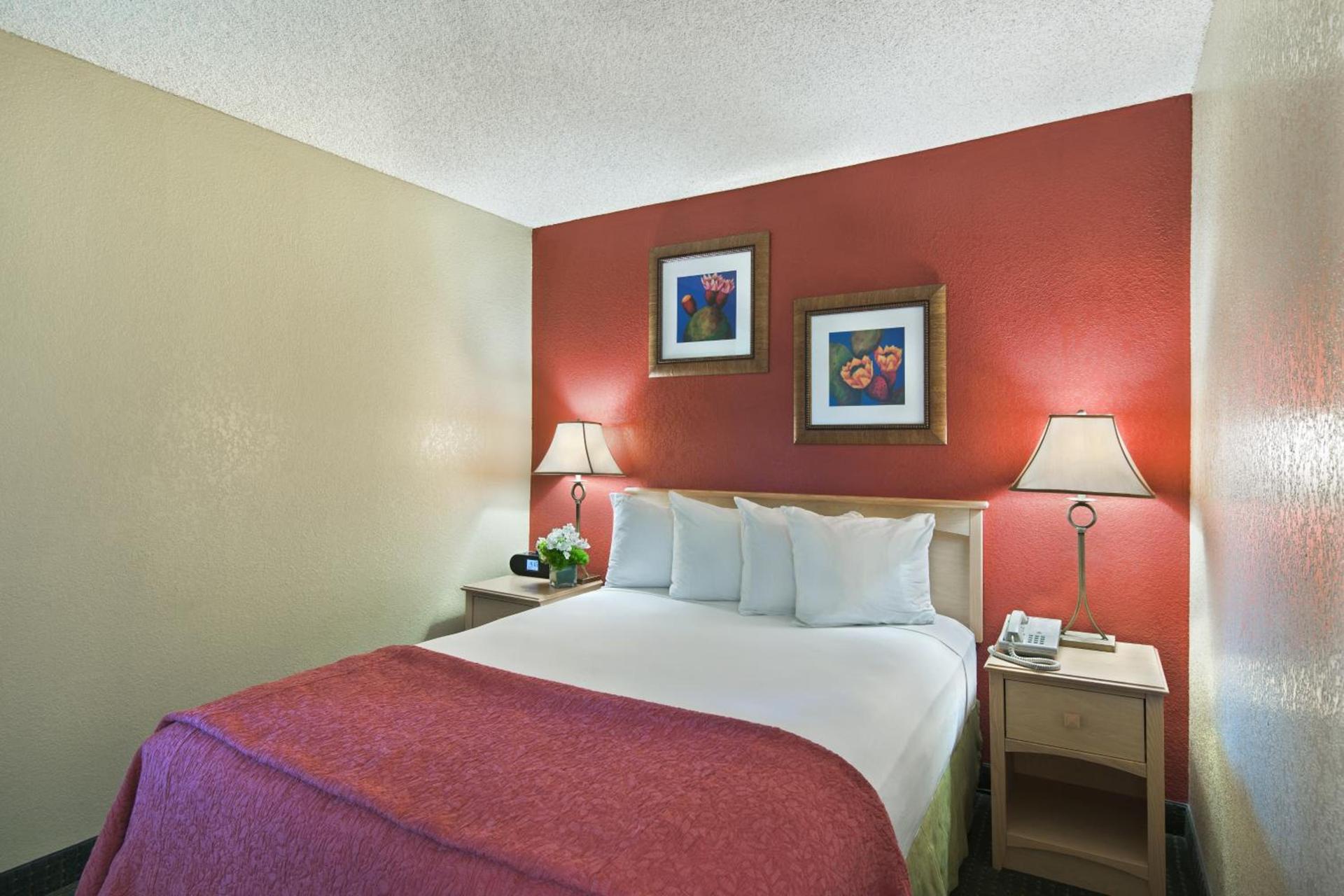 Oxnard Inn Lancaster photo 12