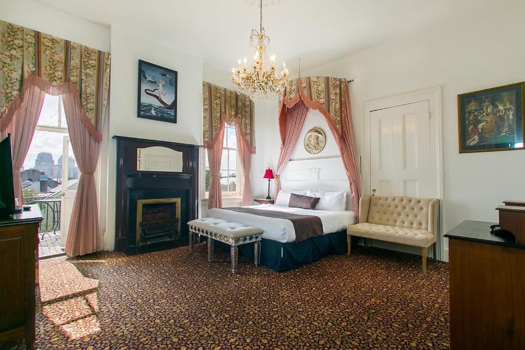 Lafitte Hotel & Bar photo 10