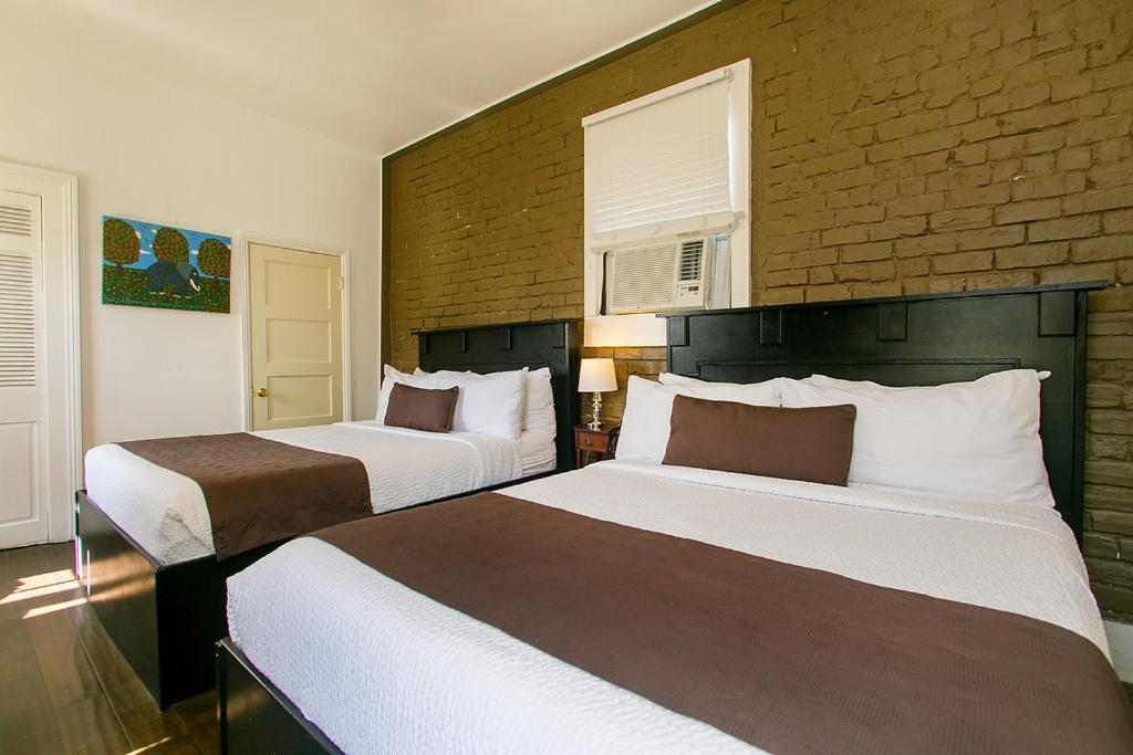 Lafitte Hotel & Bar photo 17