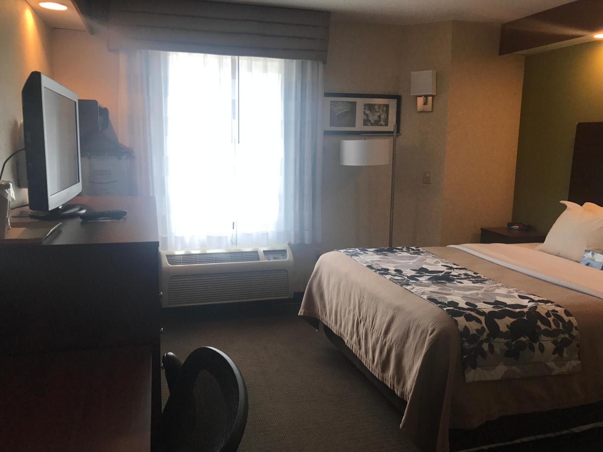 Baymont by Wyndham Flat Rock photo 18