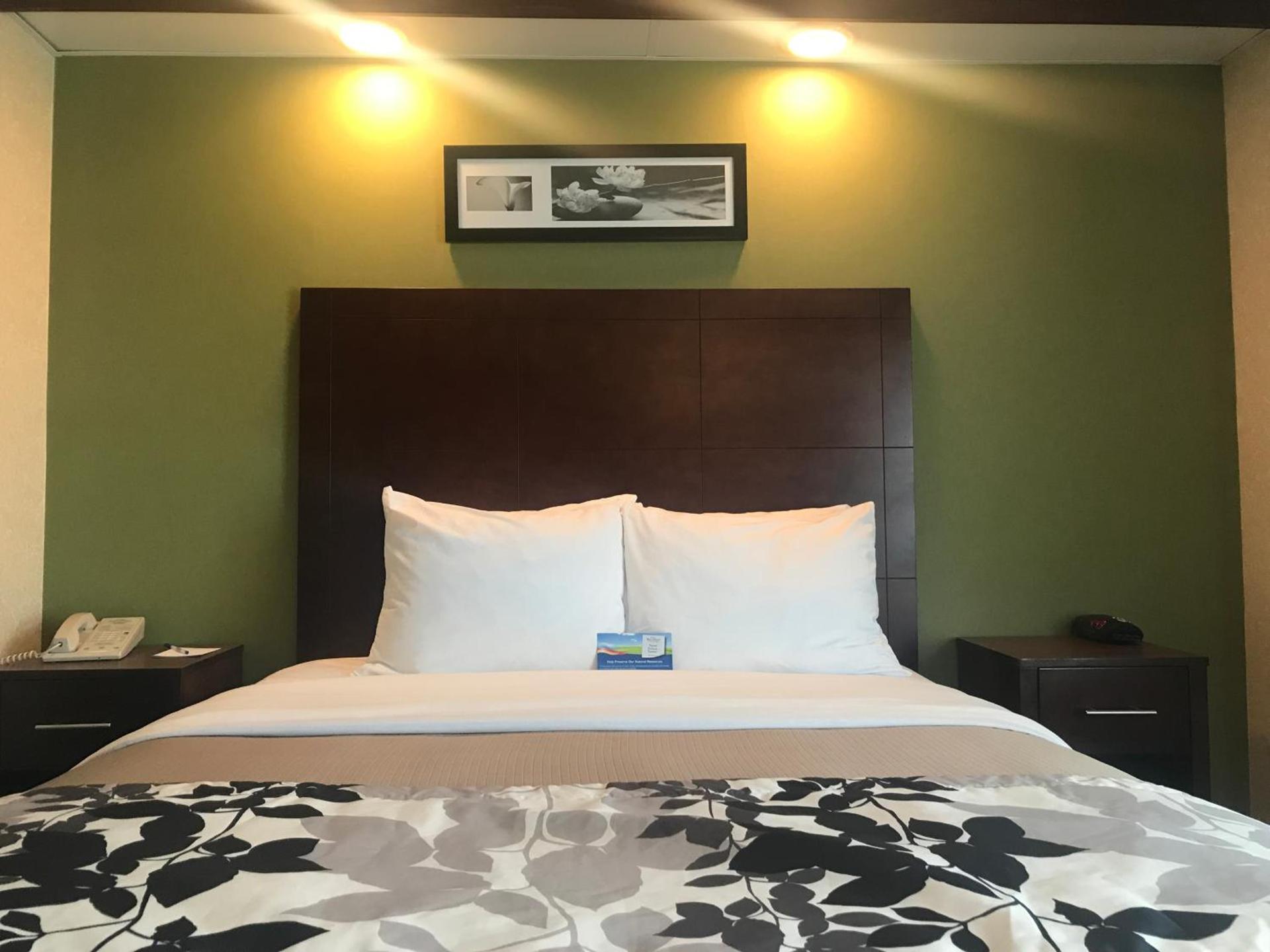 Baymont by Wyndham Flat Rock photo 15