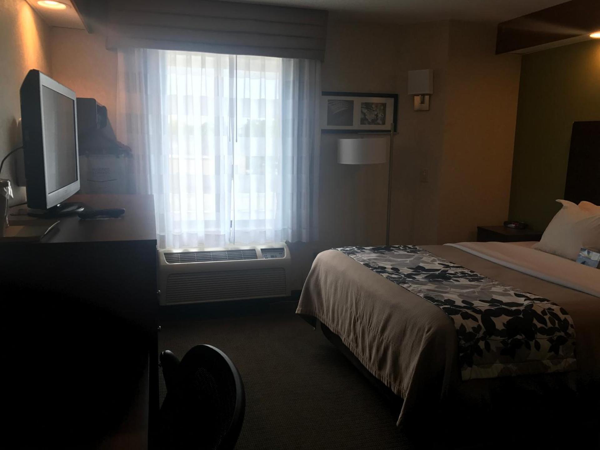 Baymont by Wyndham Flat Rock photo 12