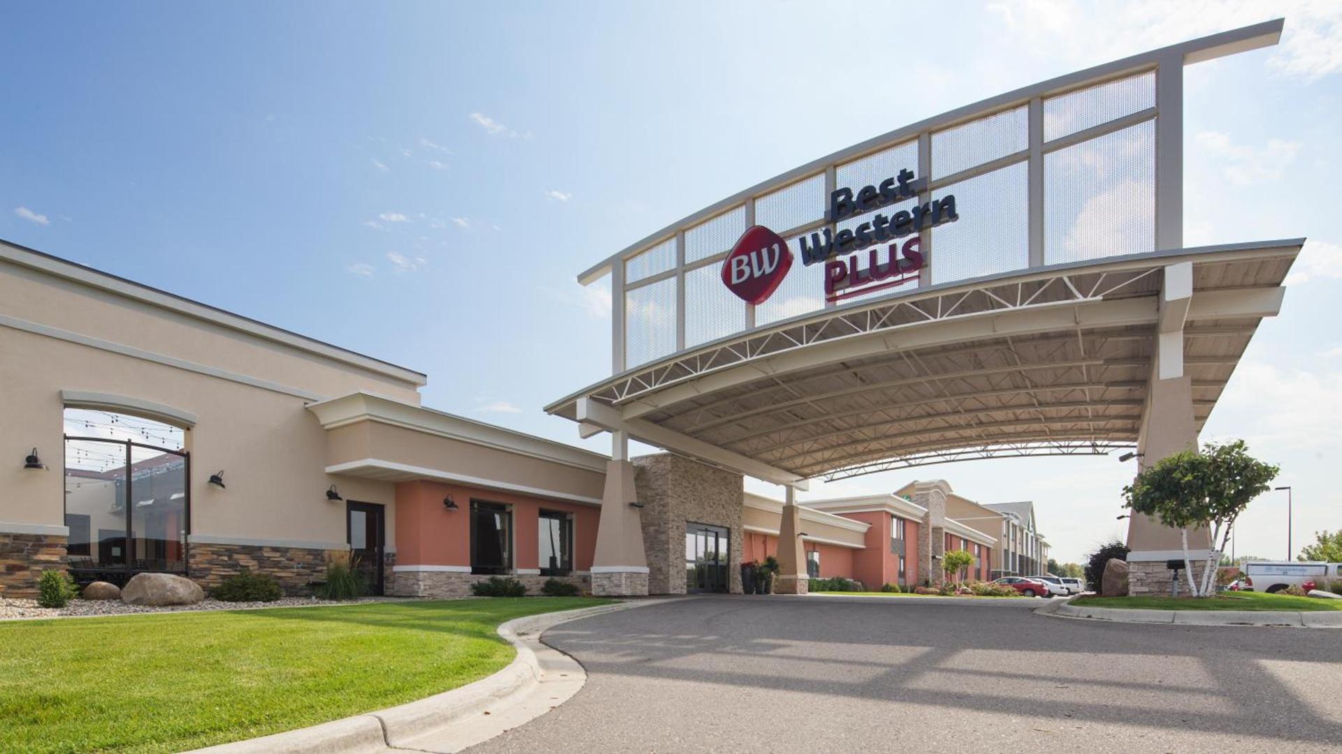 Best Western Plus Willmar photo 42
