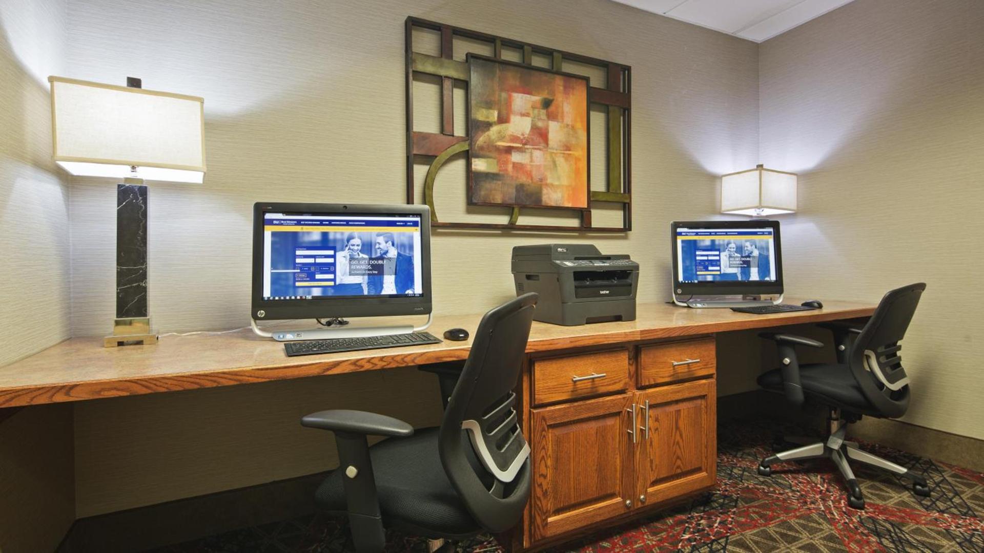 Best Western Plus Willmar photo 48