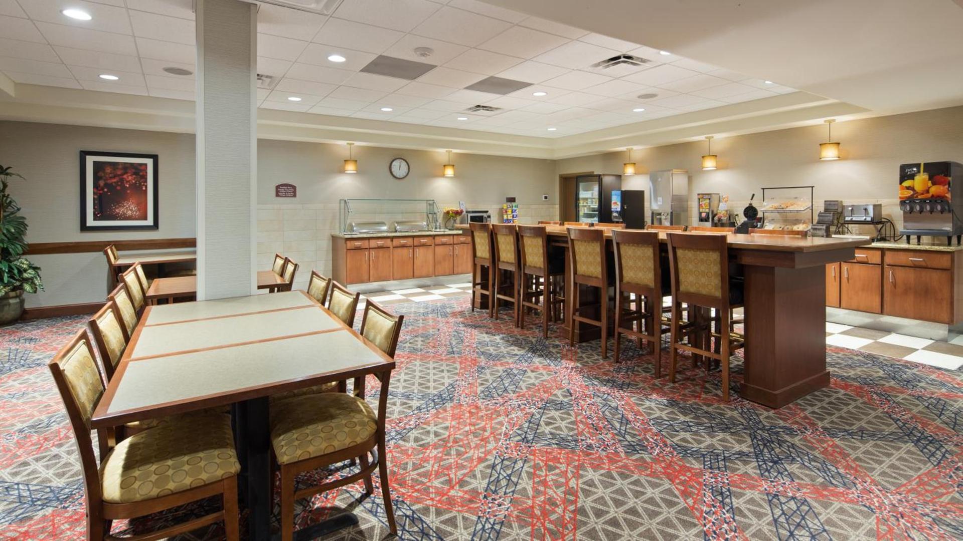 Best Western Plus Willmar photo 49