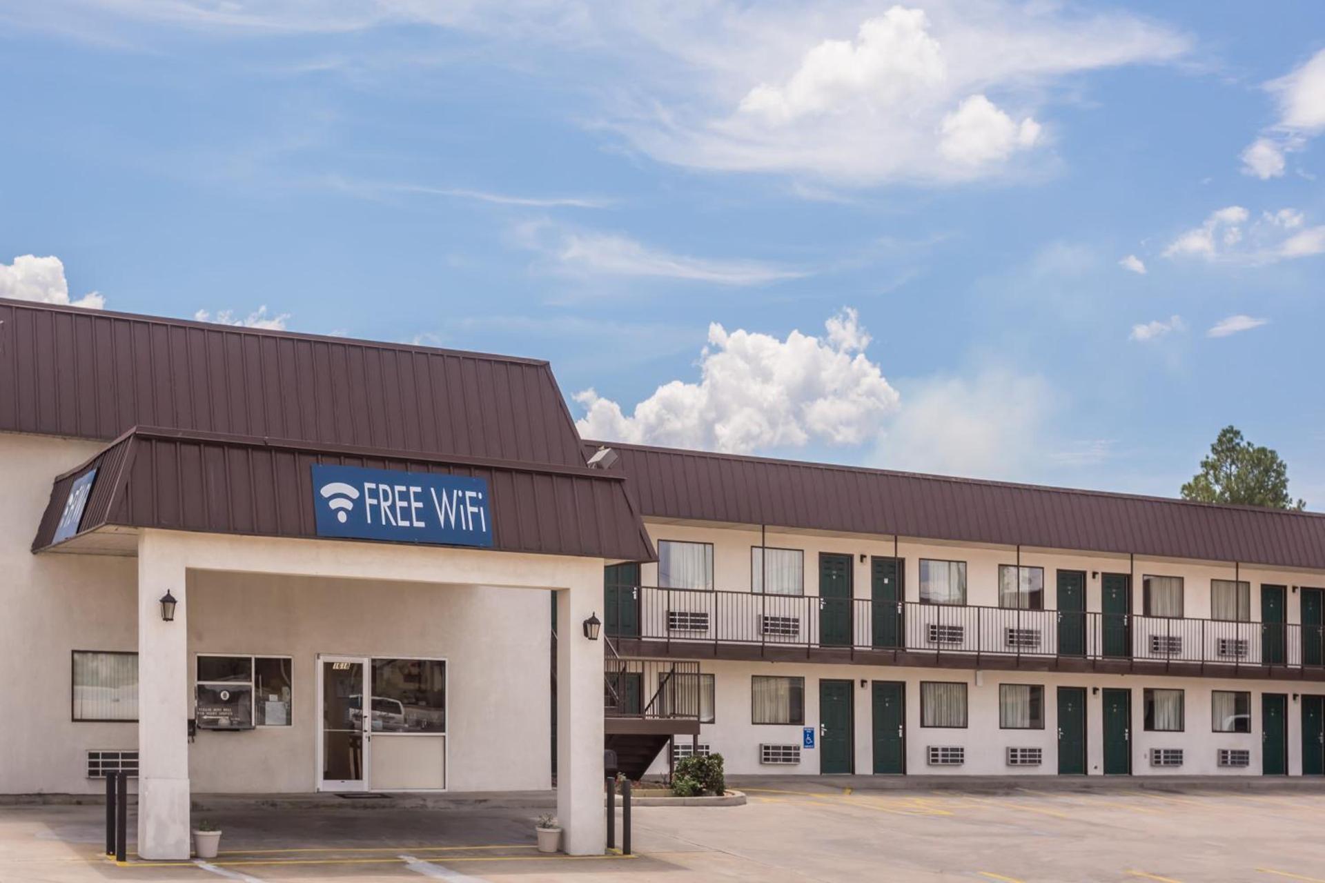 Travelodge by Wyndham Cordele photo 8