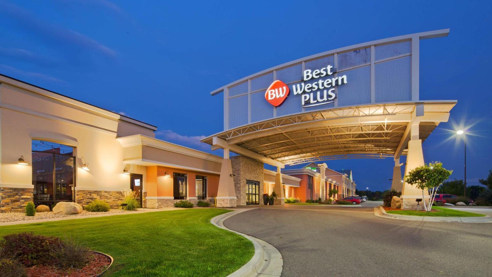 Best Western Plus Willmar photo 11