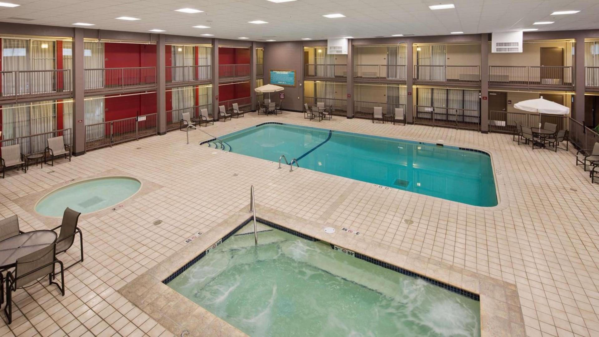 Best Western Plus Willmar photo 31