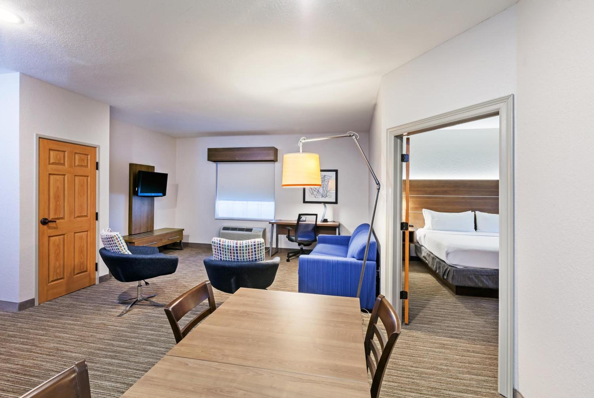 Holiday Inn Express & Suites Tulsa S Broken Arrow Hwy 51 by IHG photo 3