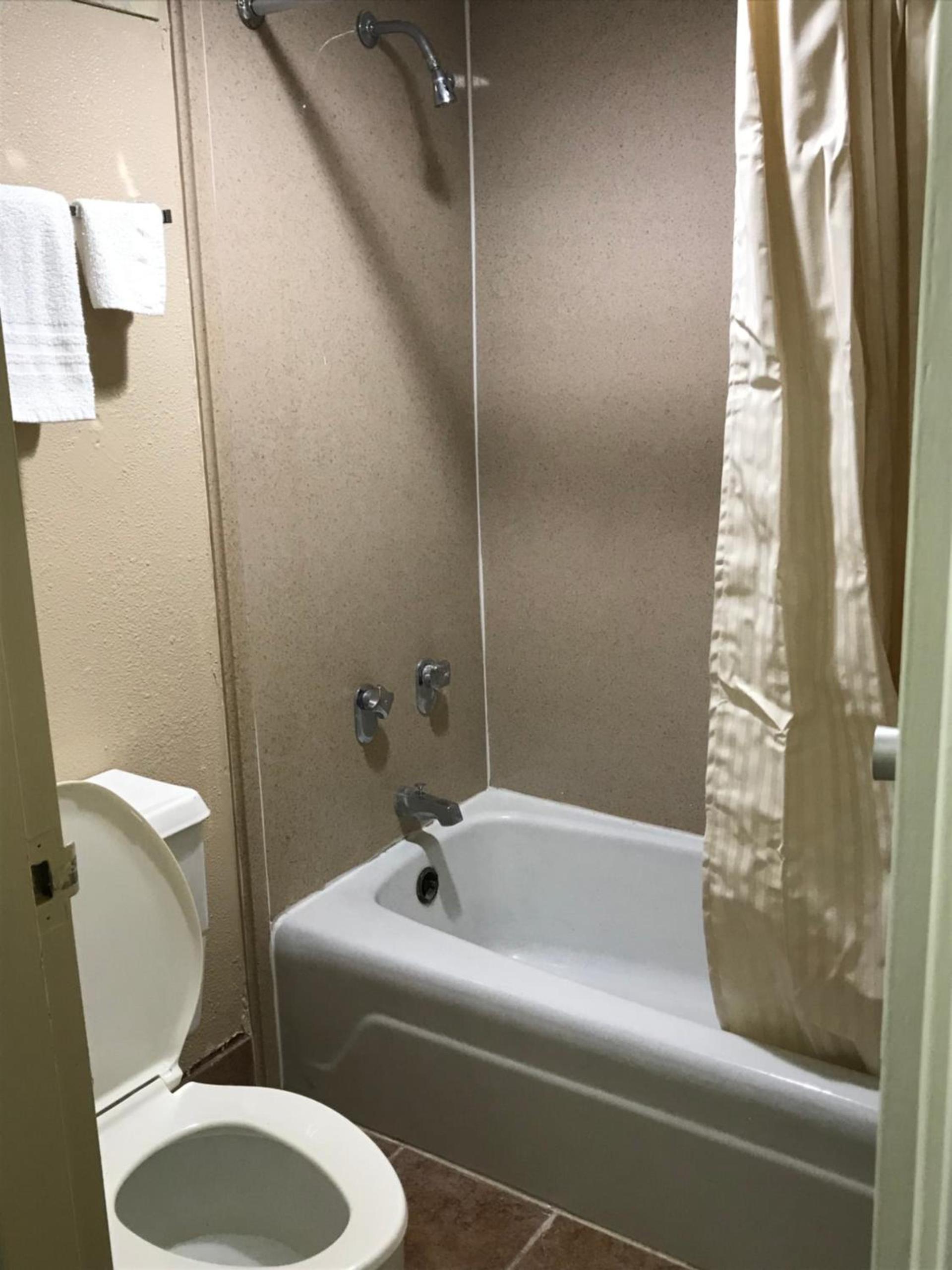 Express Inn photo 2