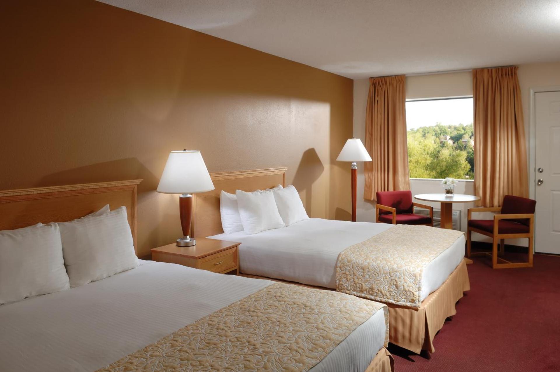 Whispering Hills Inn photo 3