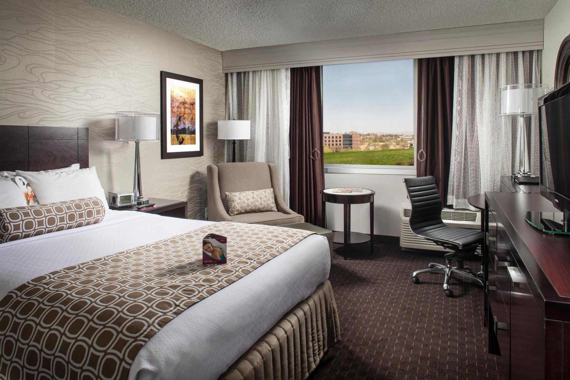 Crowne Plaza Phoenix Airport - PHX by IHG photo 3