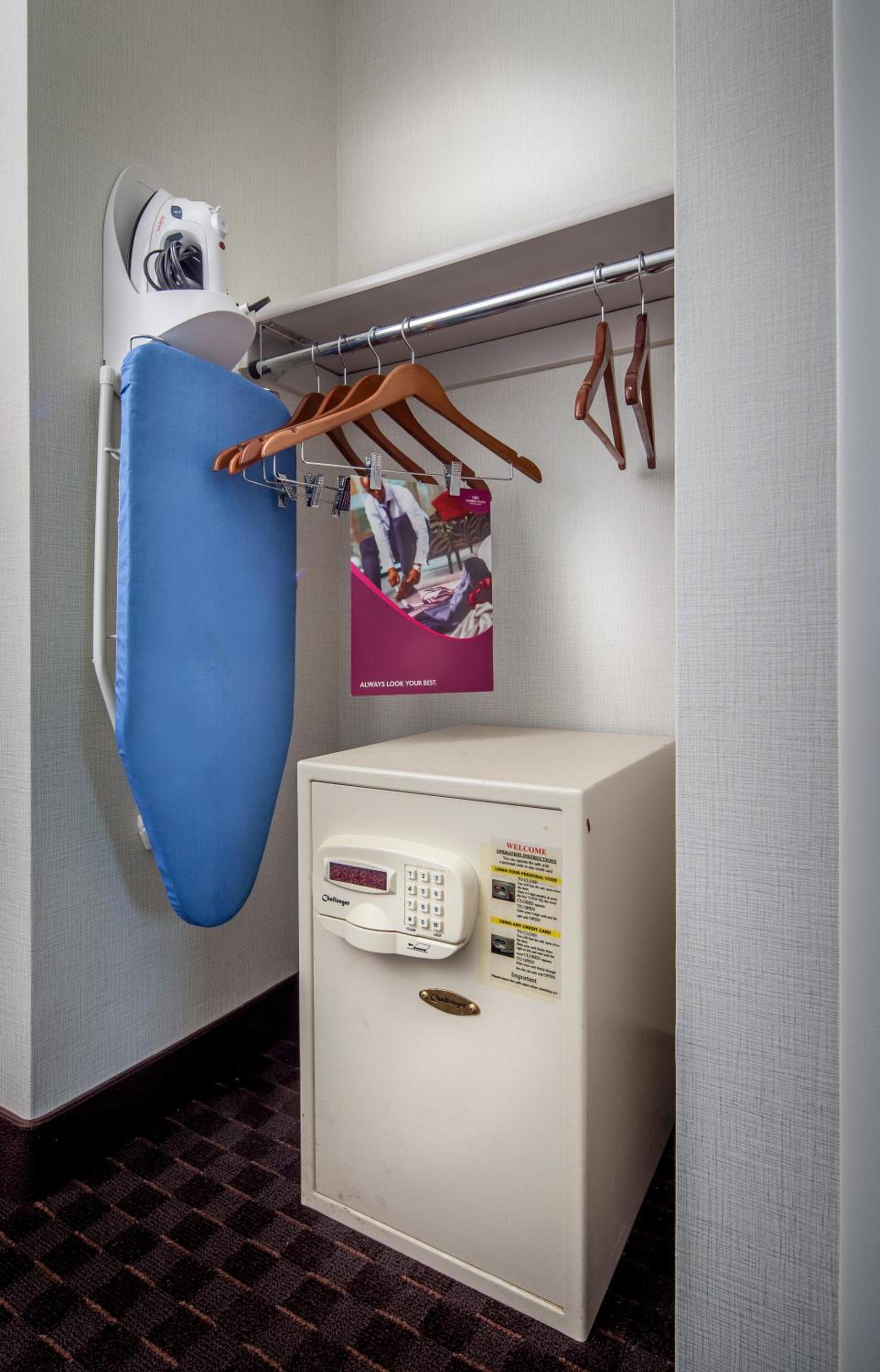 Crowne Plaza Phoenix Airport - PHX by IHG photo 11