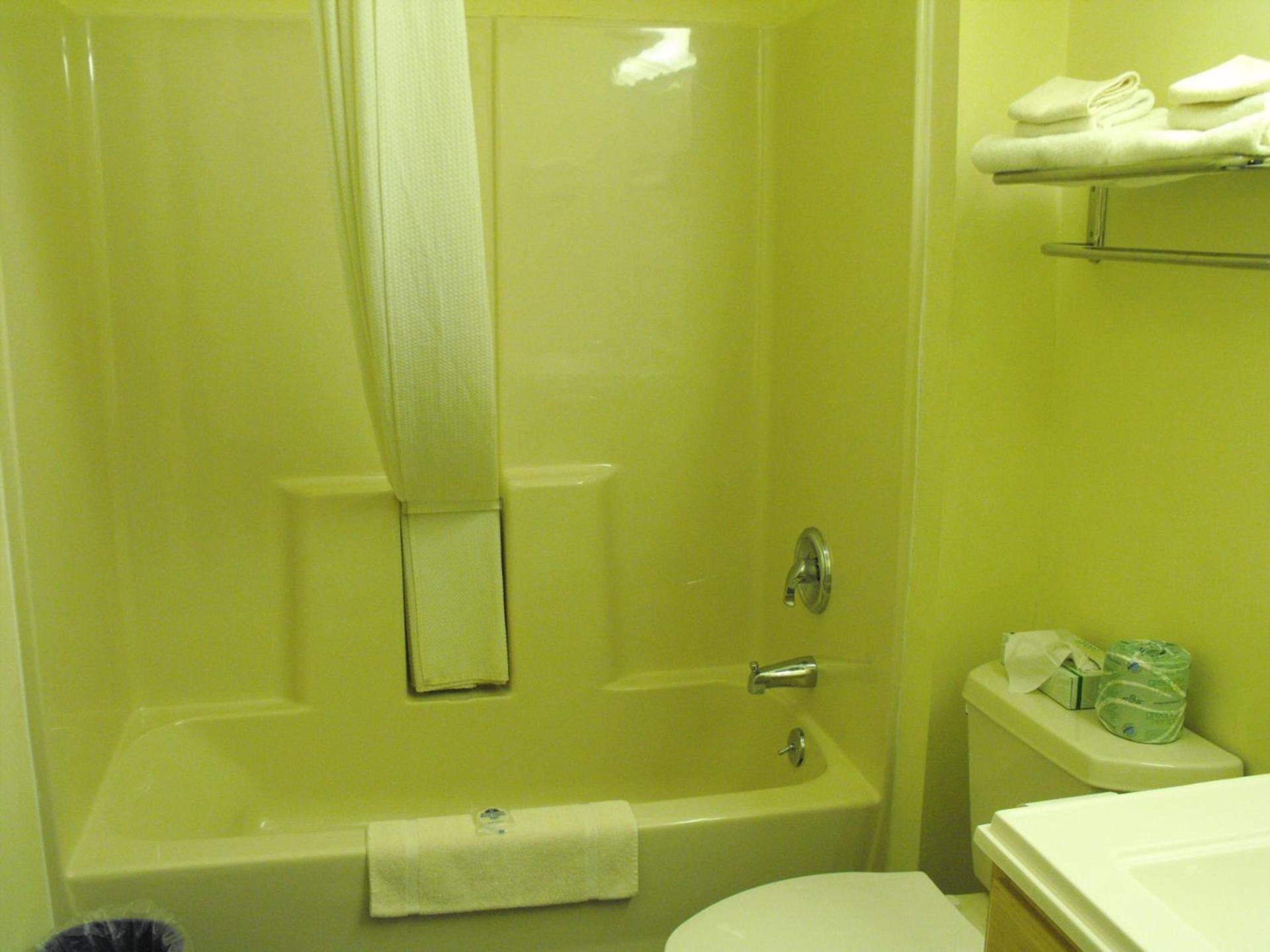 Americas Best Value Inn Three Rivers photo 8