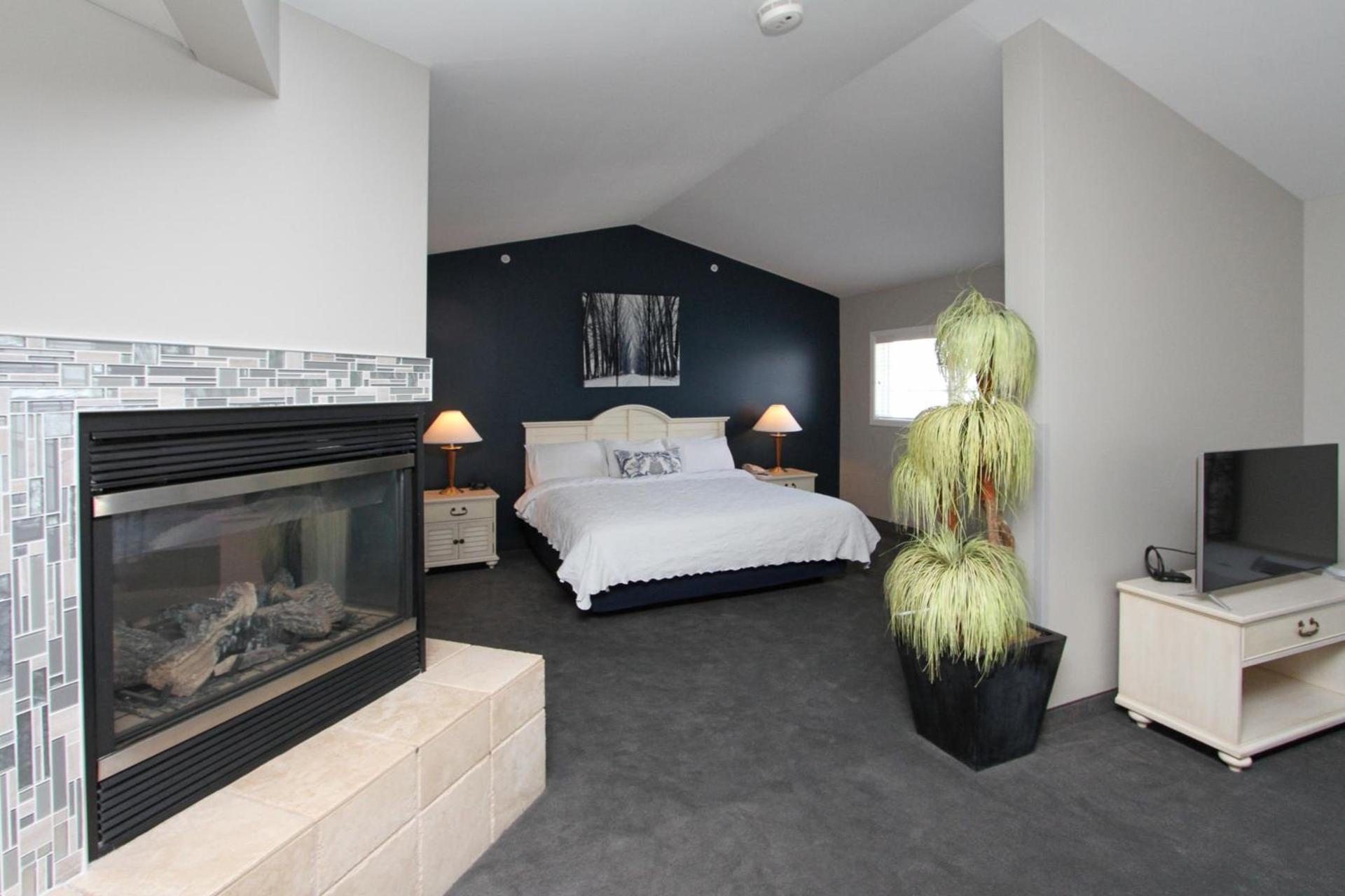 Bay Pointe Inn photo 13