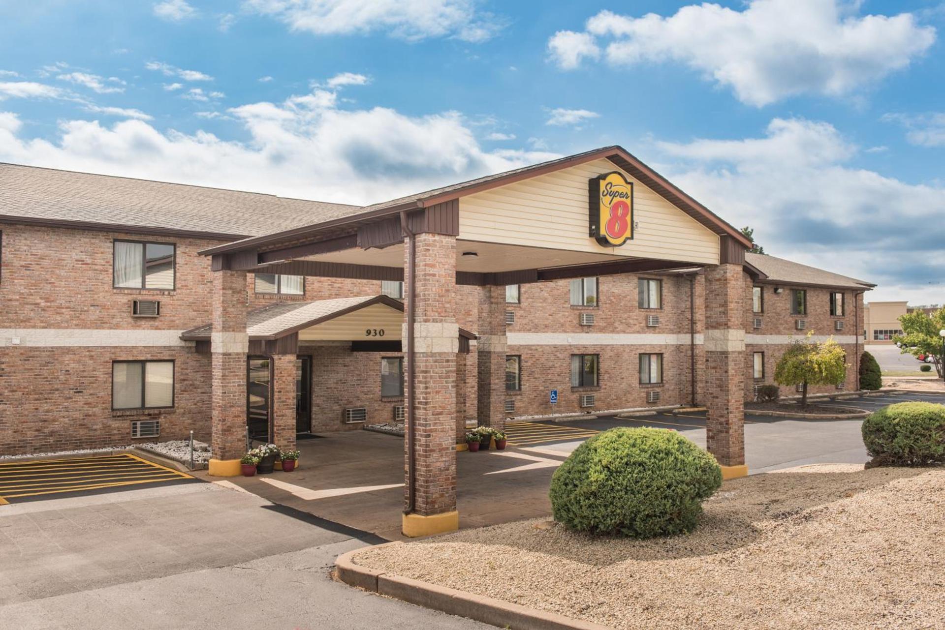 Super 8 by Wyndham Farmington photo 10