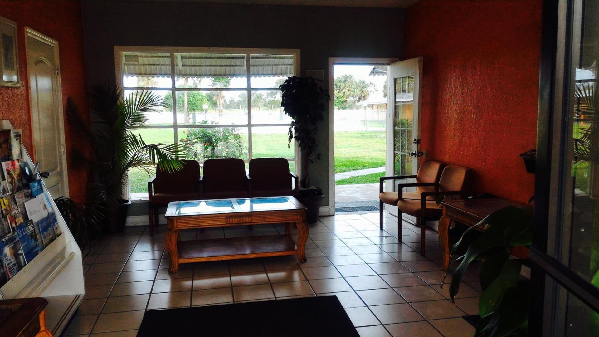 Sunset Inn- Fort Pierce, FL photo 40