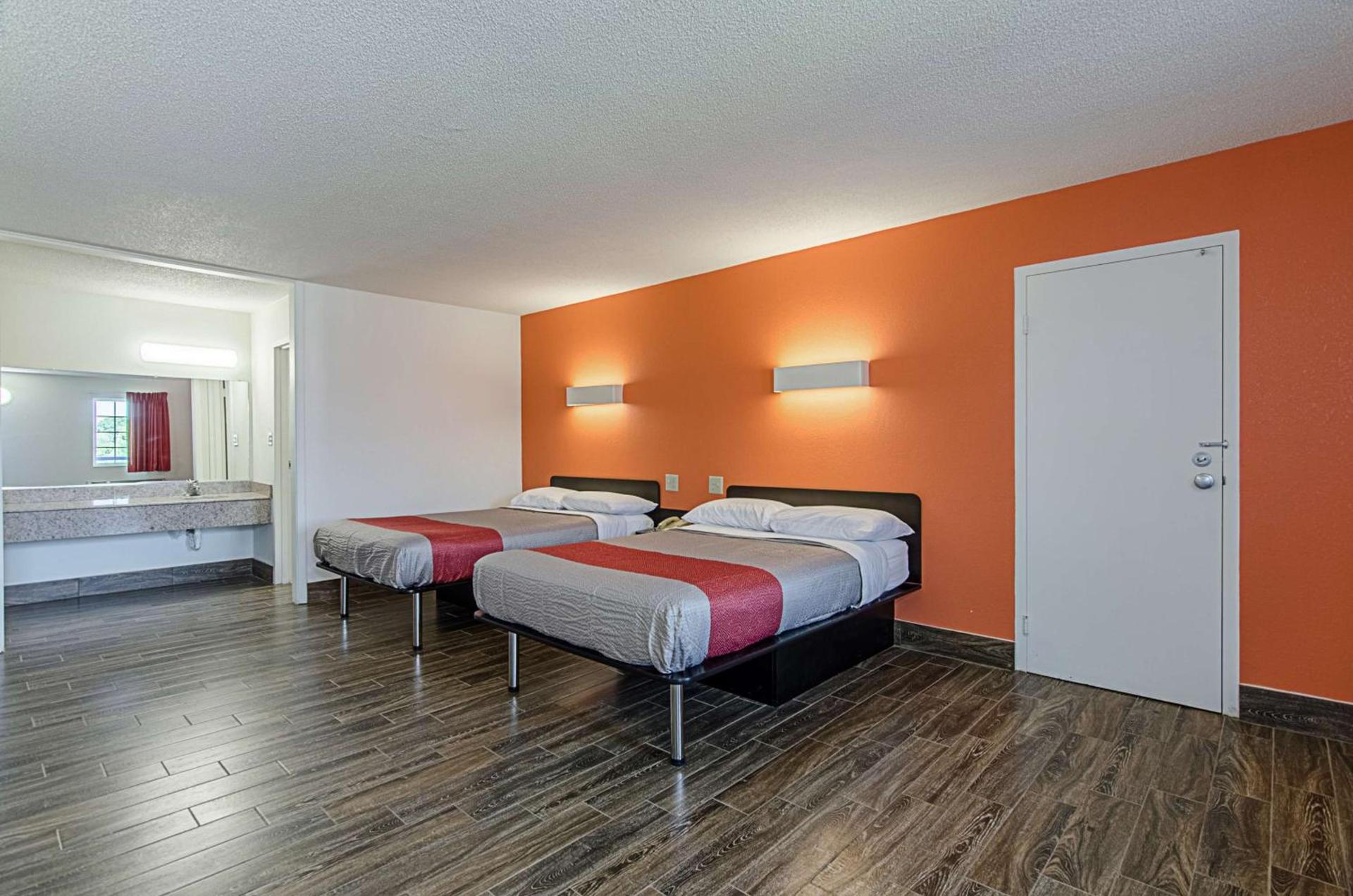 Motel 6-Staunton, VA photo 13