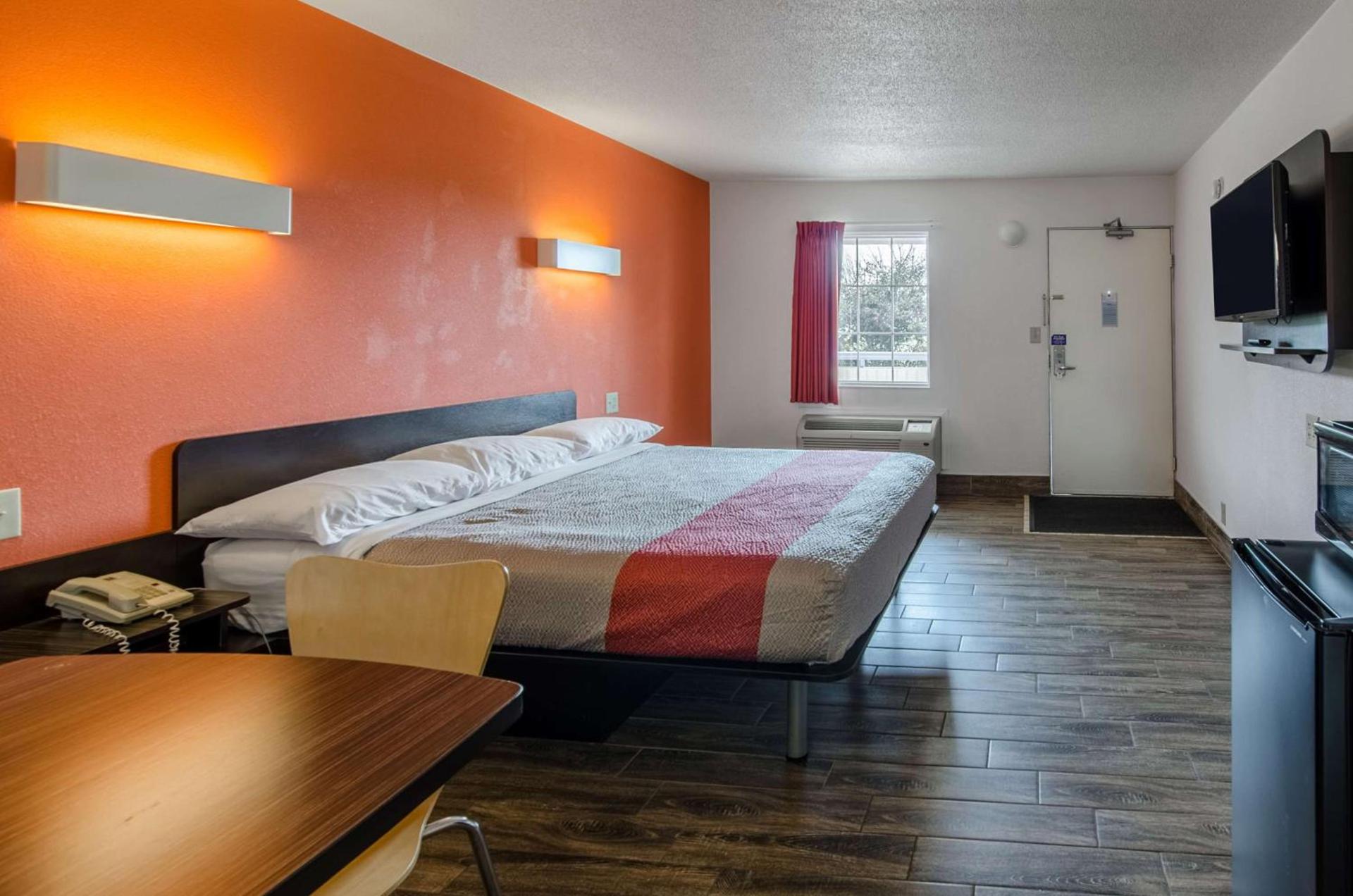 Motel 6-Staunton, VA photo 7